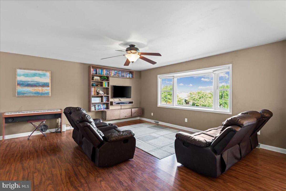 BRADDOCK ESTATES - Residential