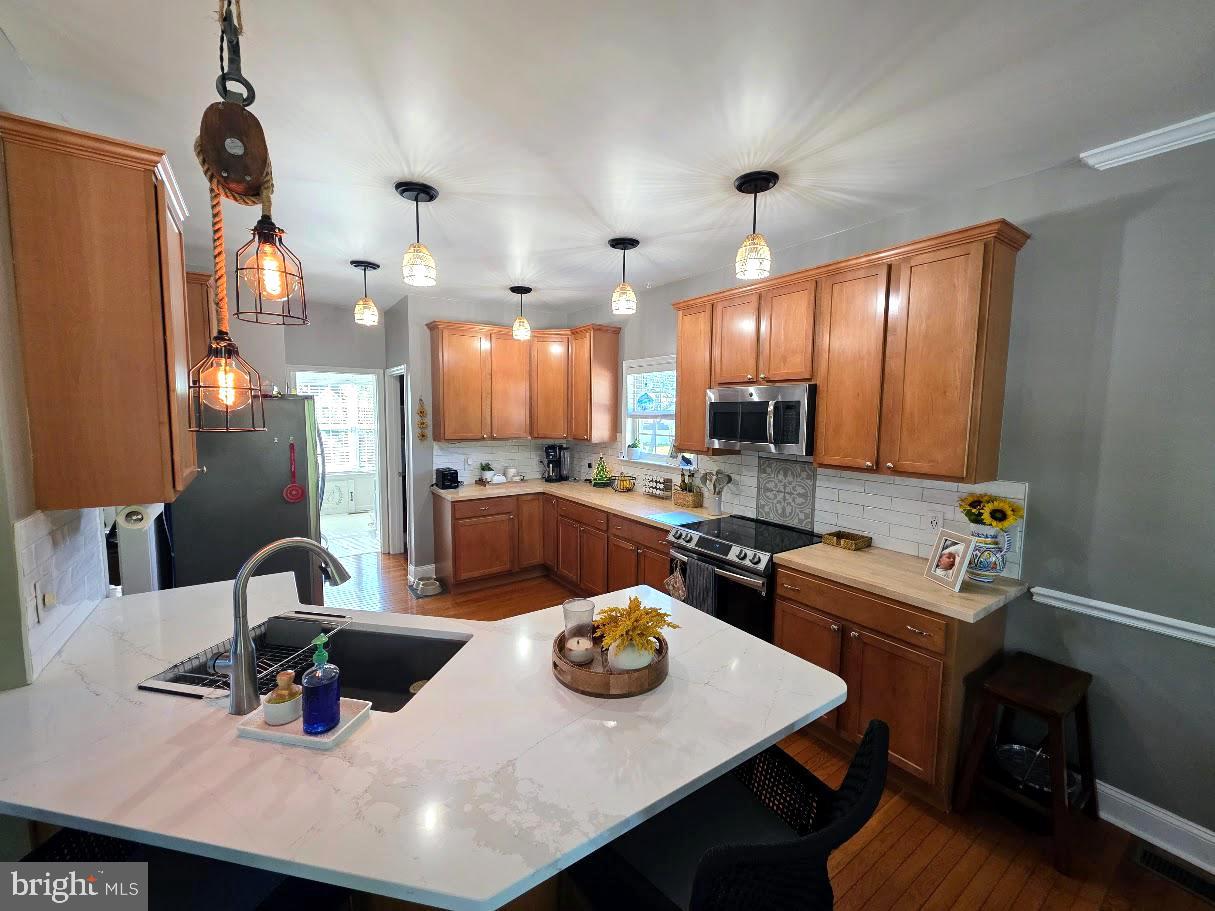LOCUST POINT - Residential