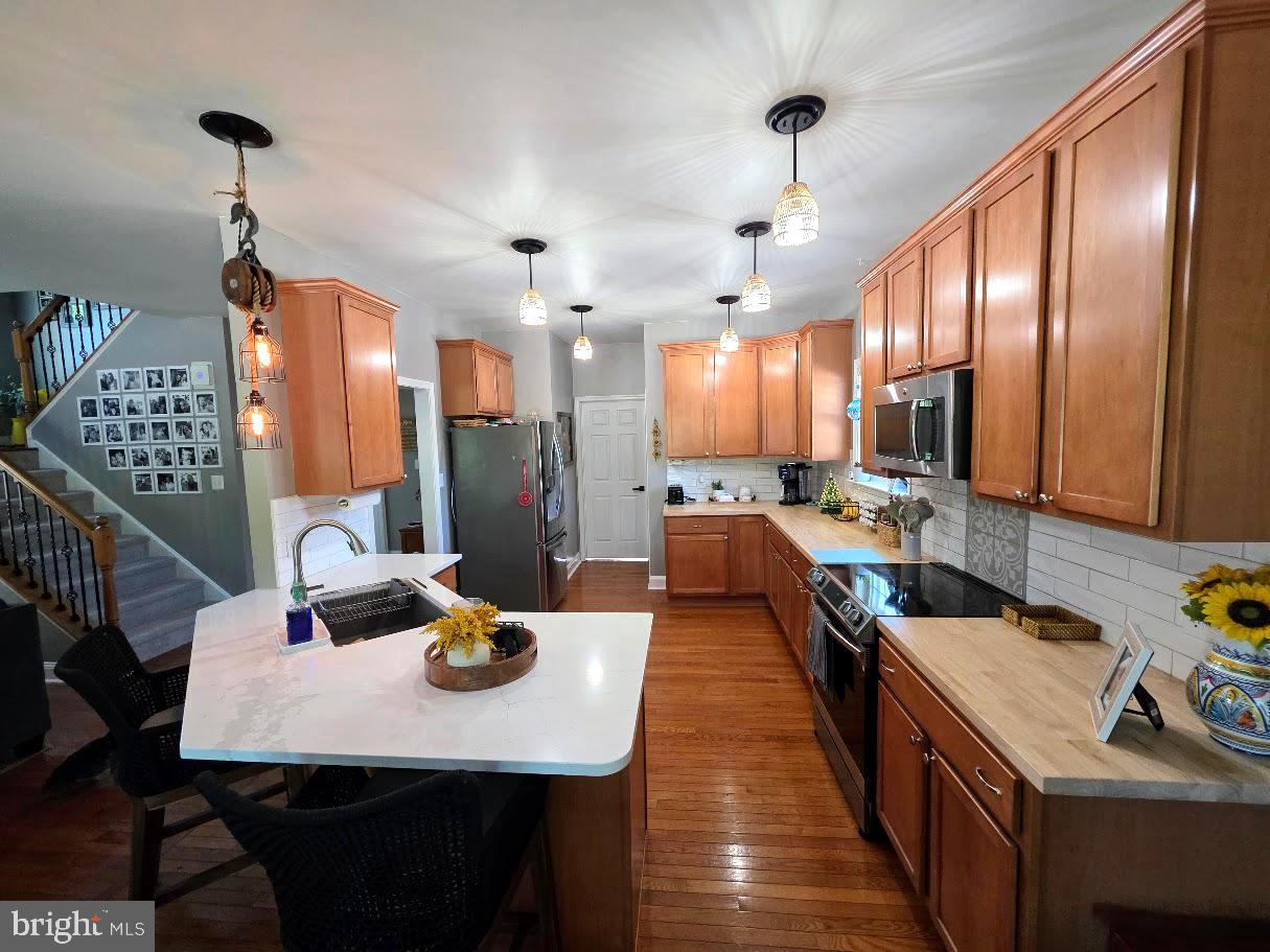 LOCUST POINT - Residential
