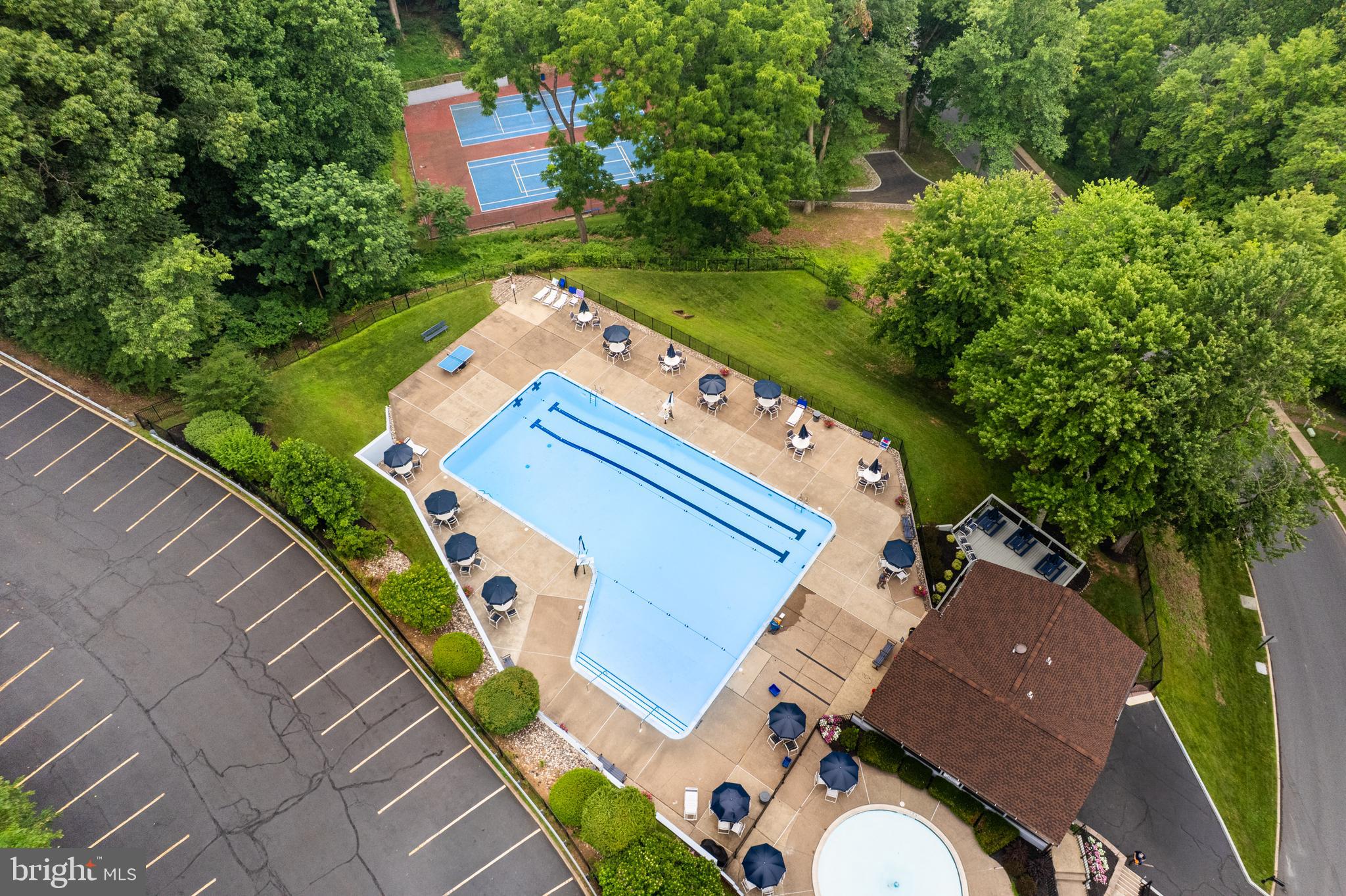 WOODLYN CROSSING - Residential