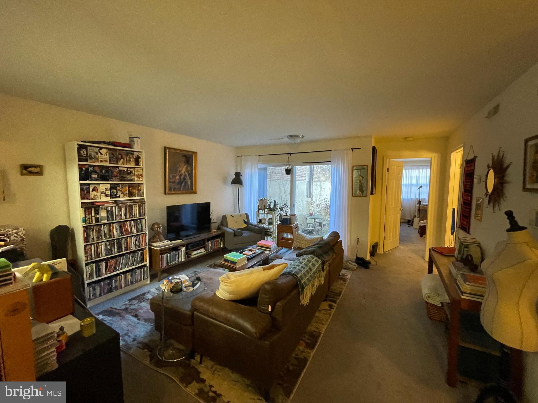 QUEEN VILLAGE - Residential Income
