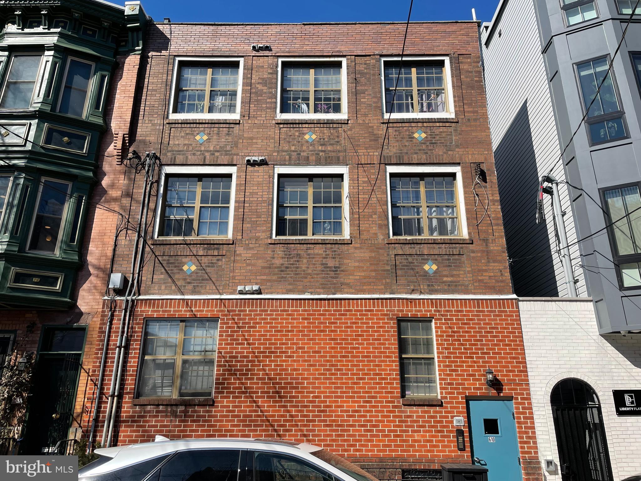 QUEEN VILLAGE - Residential Income