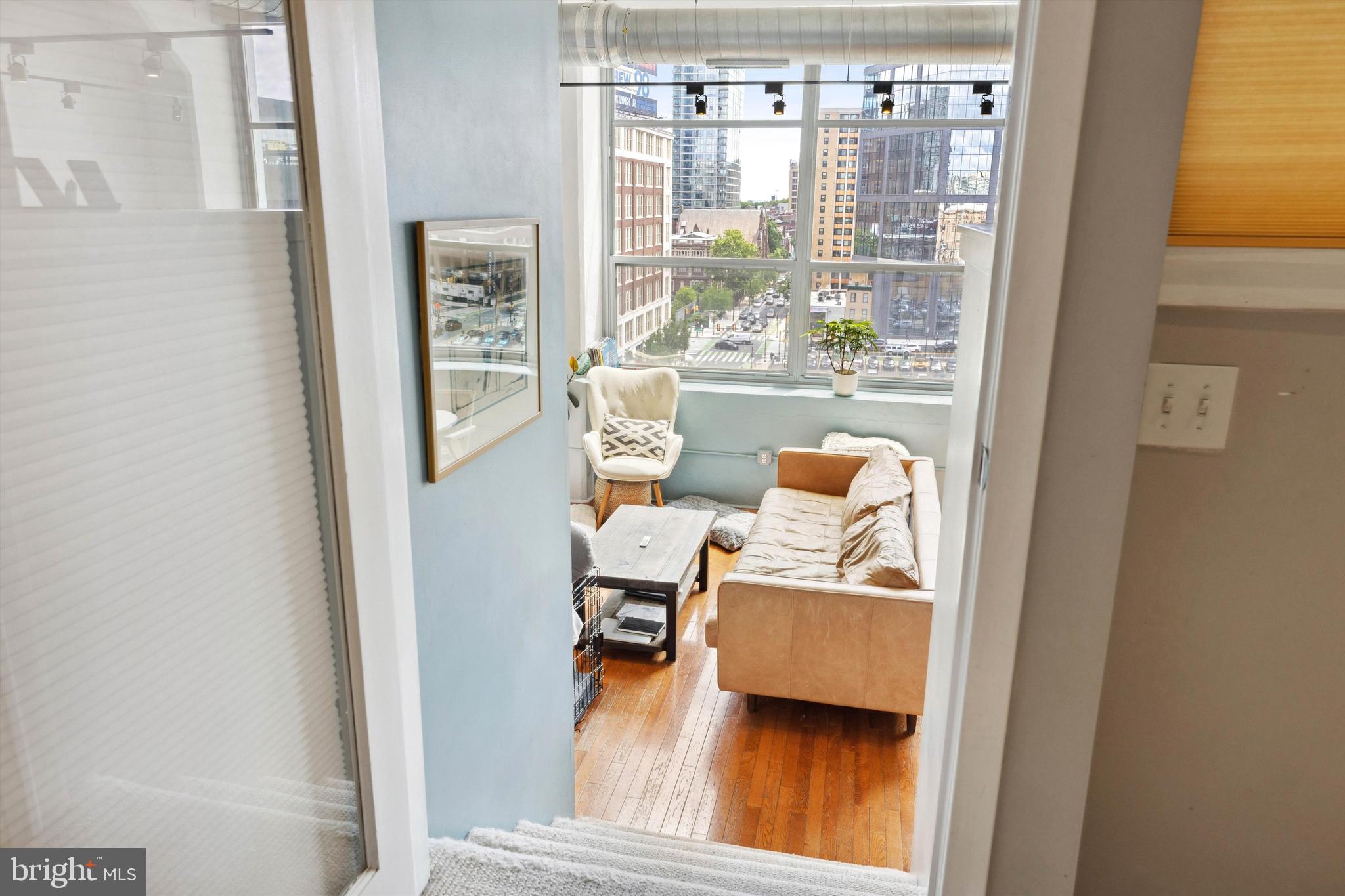 LOGAN SQUARE - Residential