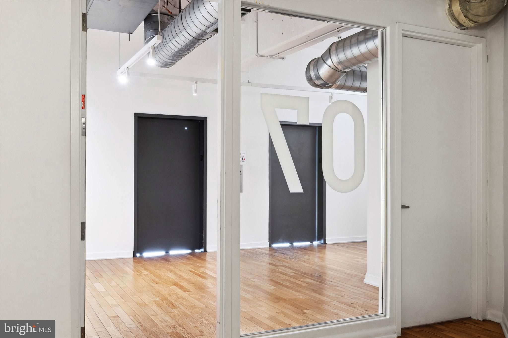 LOGAN SQUARE - Residential
