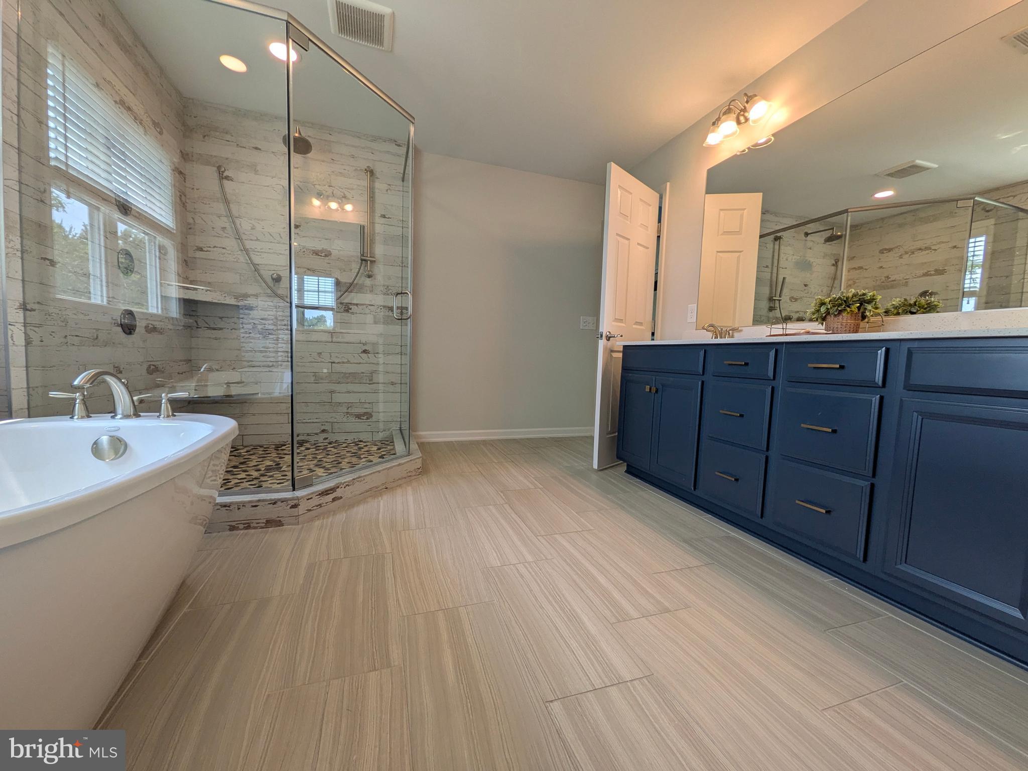 BAY CITY - Residential