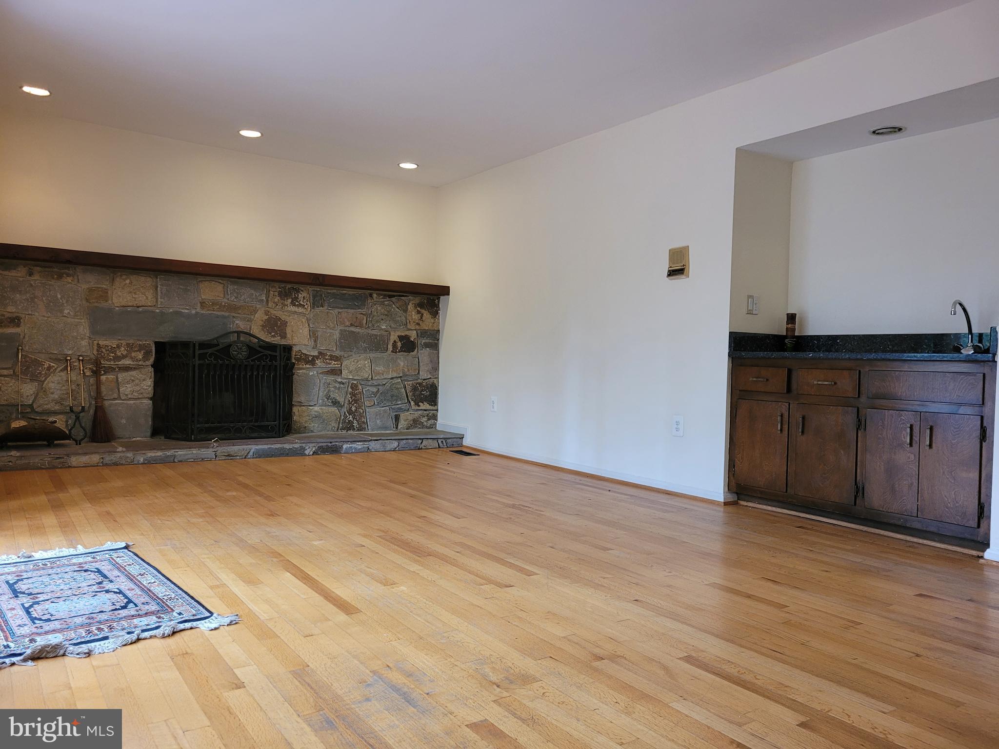 STRATTON COMMONS - Residential Lease