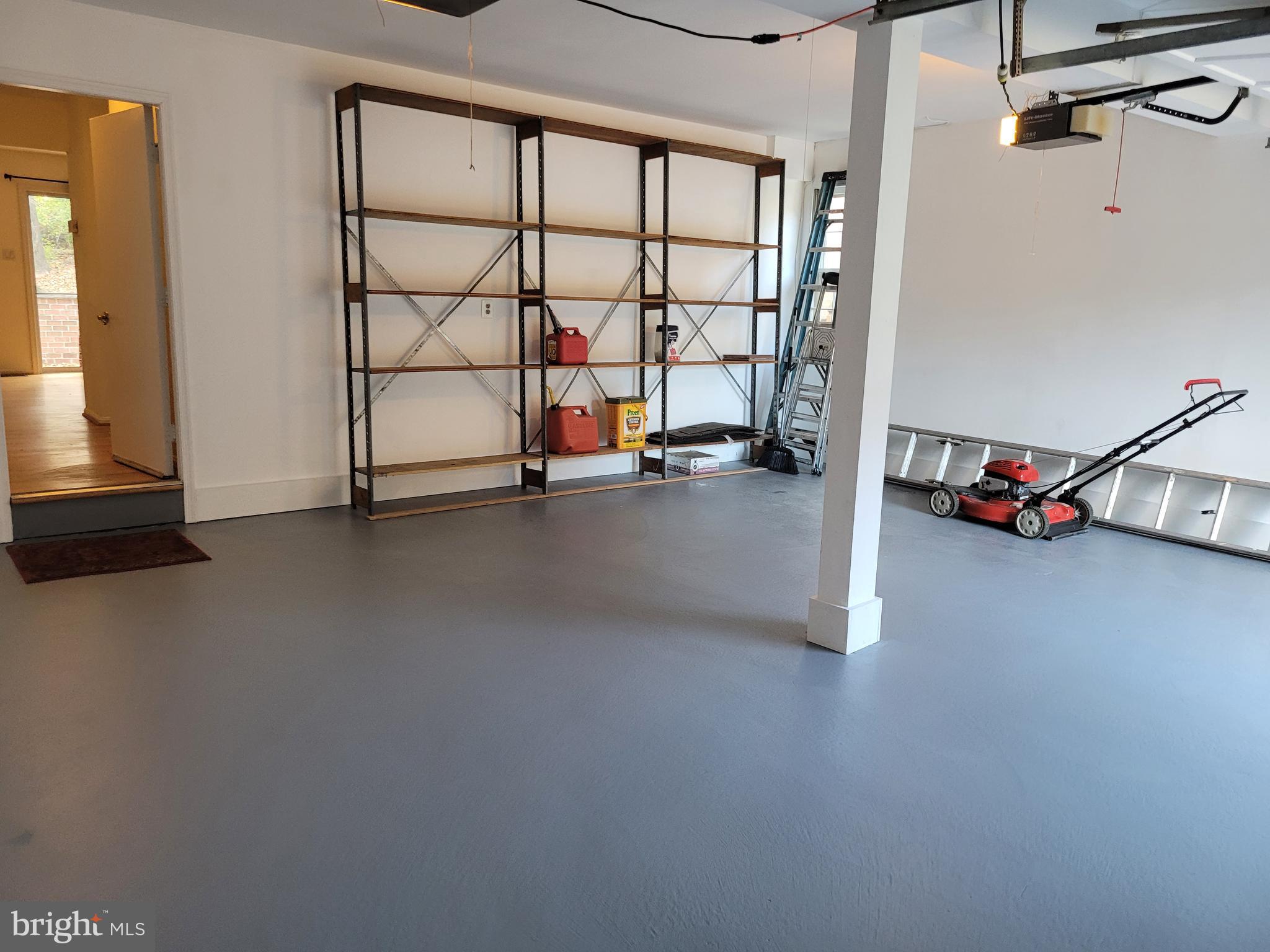 STRATTON COMMONS - Residential Lease