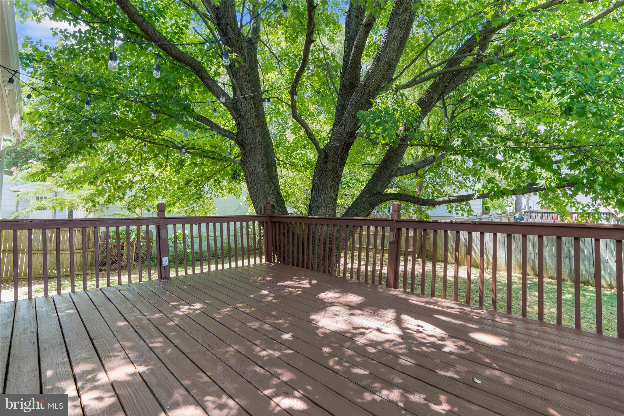 WOODLAND BEACH - Residential