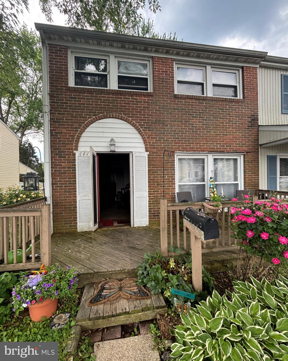 Don't Blink! Or you might miss this 3 UNIT PACKAGE DEAL! Seller is looking for a quick, cash close.

1. 644 SHORE DR -$199,990 (ARV  $290K)
2. 648 SHORE DR - $199,990 (ARV  $290K)
3. 141 HAVERHILL DR - $149,999 (ARV  $250K)

Buyer is to do due diligence to verify all info, value & investment potential. Contact Agent for more info!