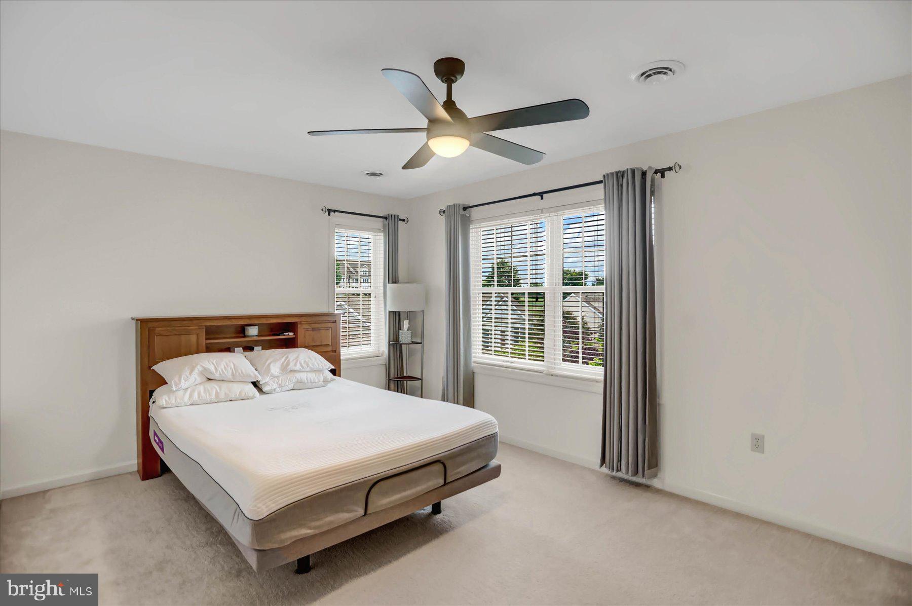 INDEPENDENCE PLACE - Residential