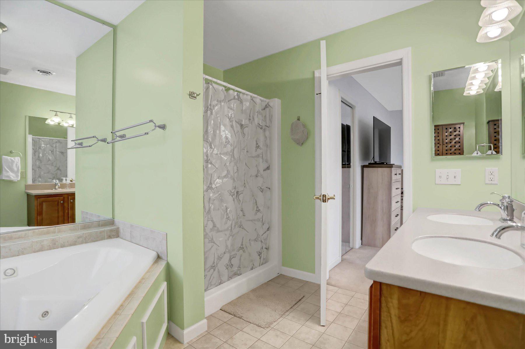 INDEPENDENCE PLACE - Residential