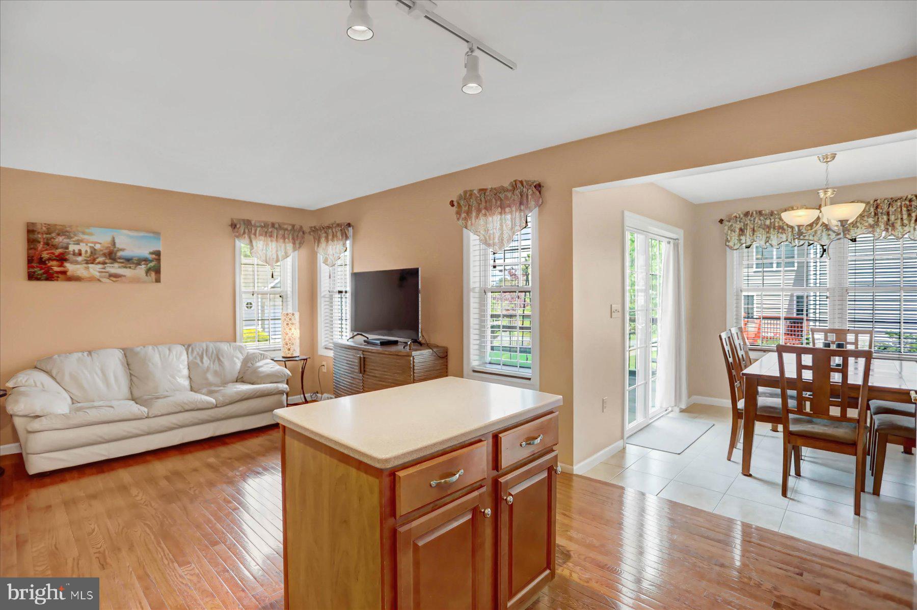 INDEPENDENCE PLACE - Residential