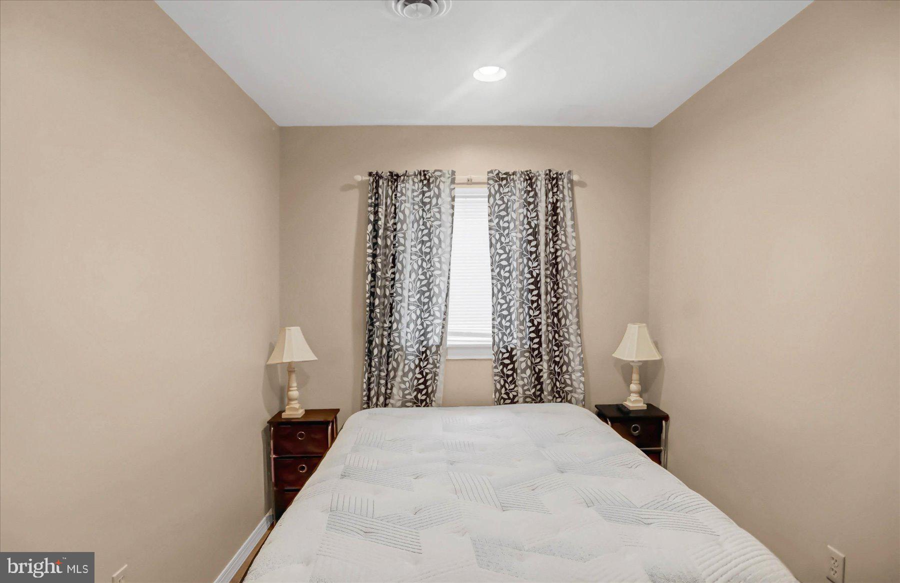 INDEPENDENCE PLACE - Residential