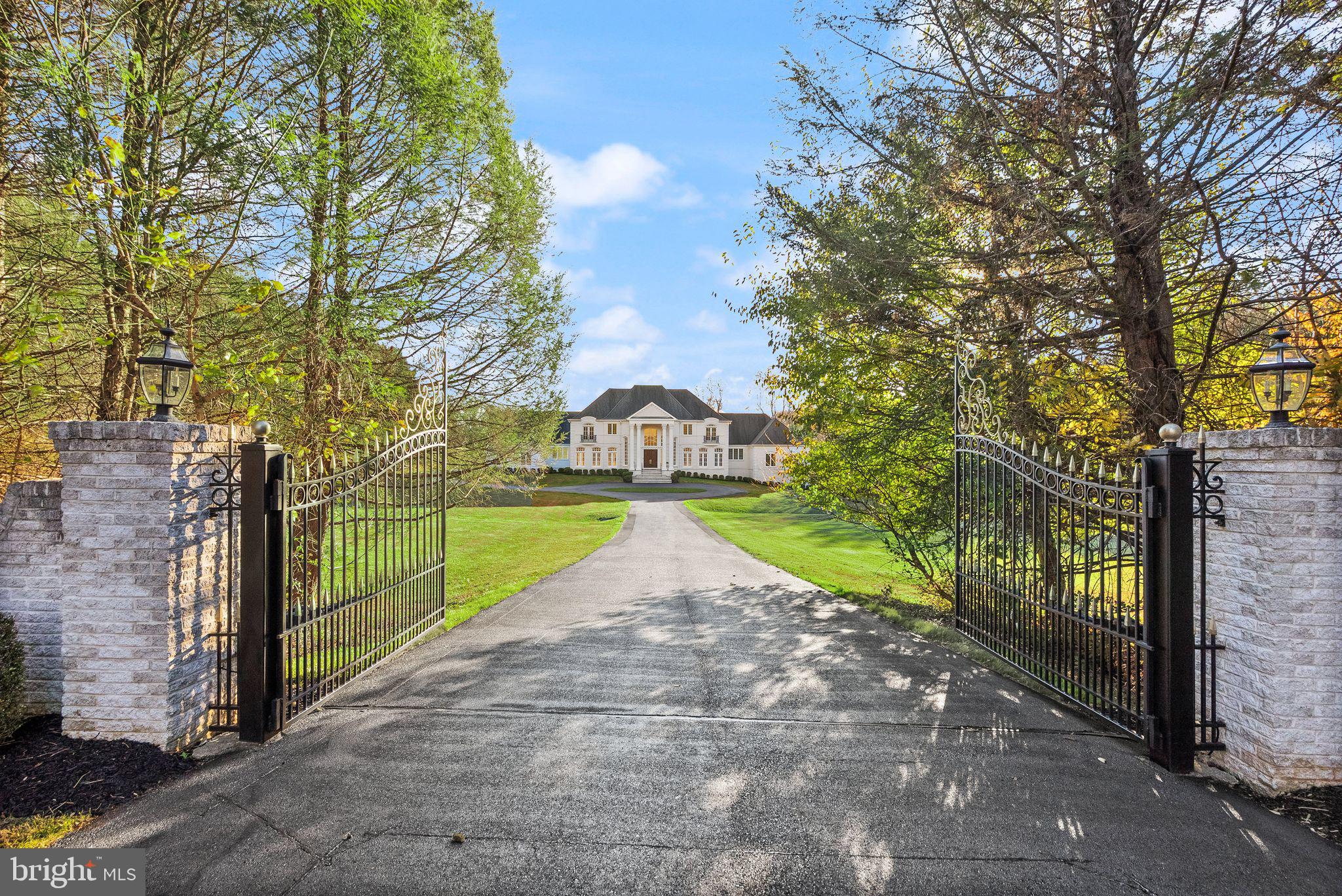 MERRY GO ROUND FARM - Residential
