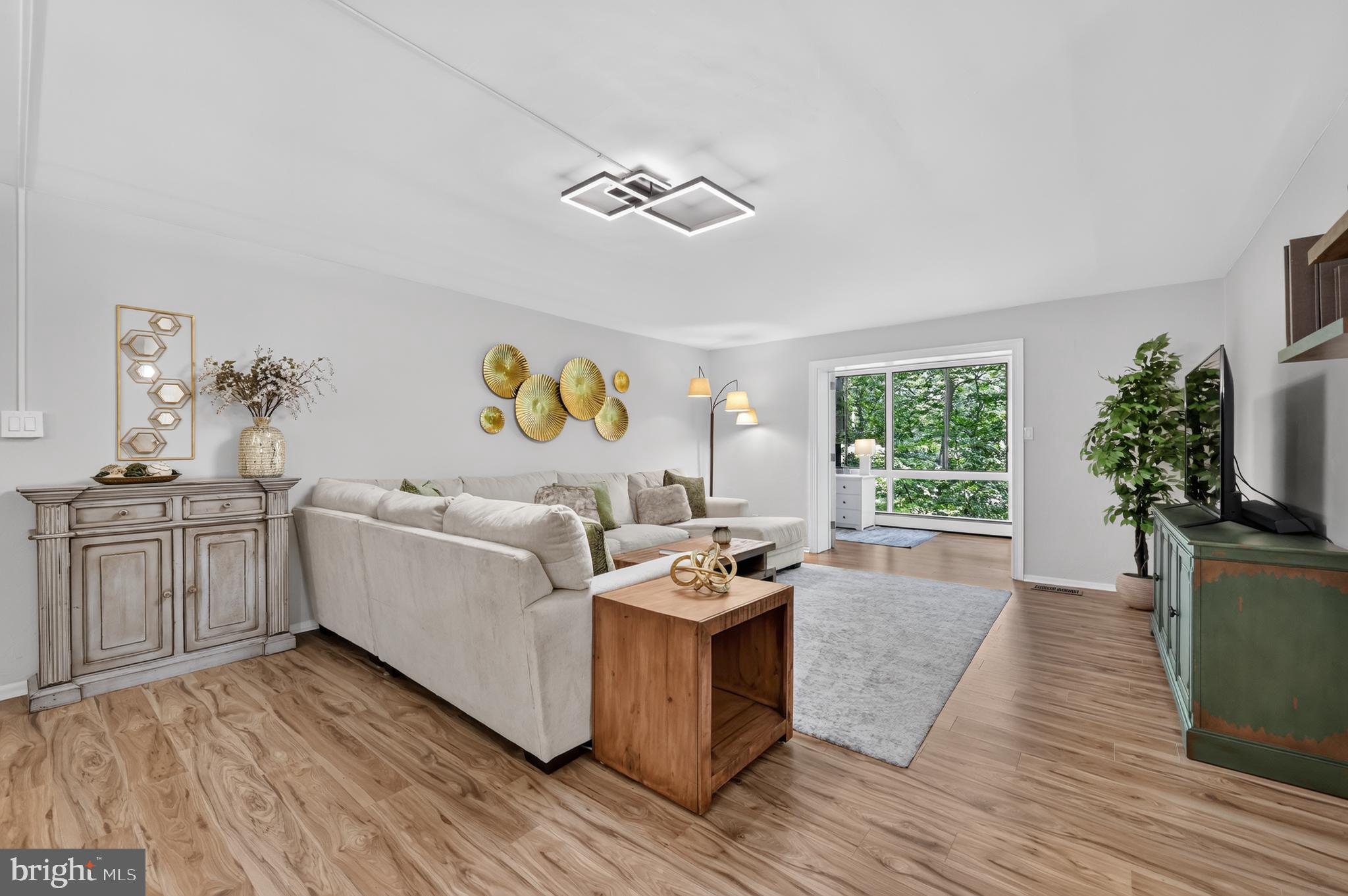 HICKORY HILL - Residential