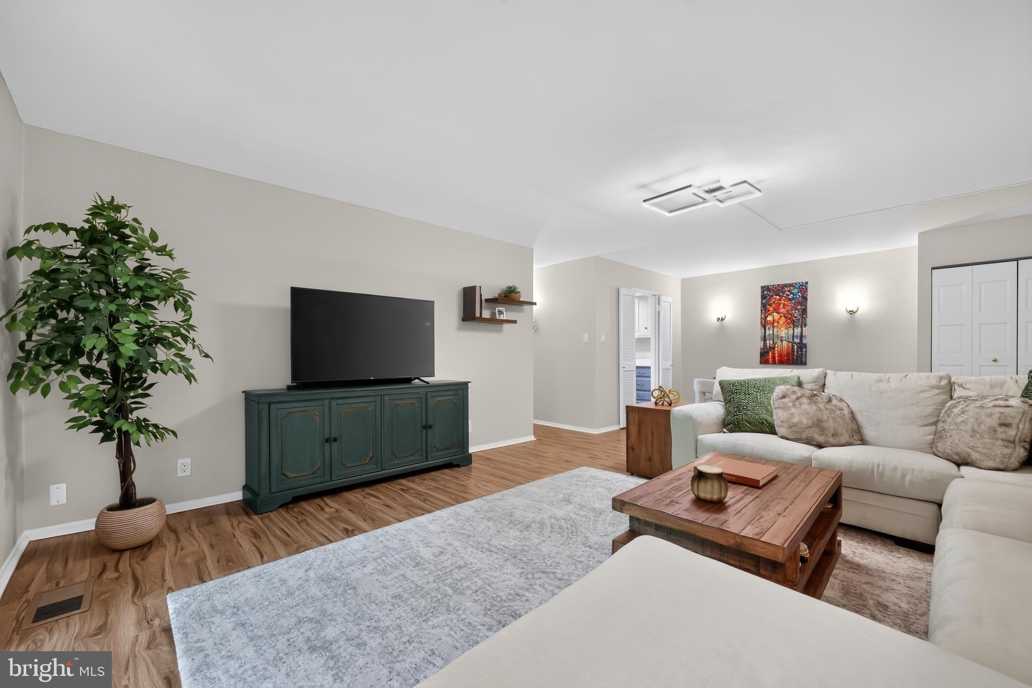 HICKORY HILL - Residential