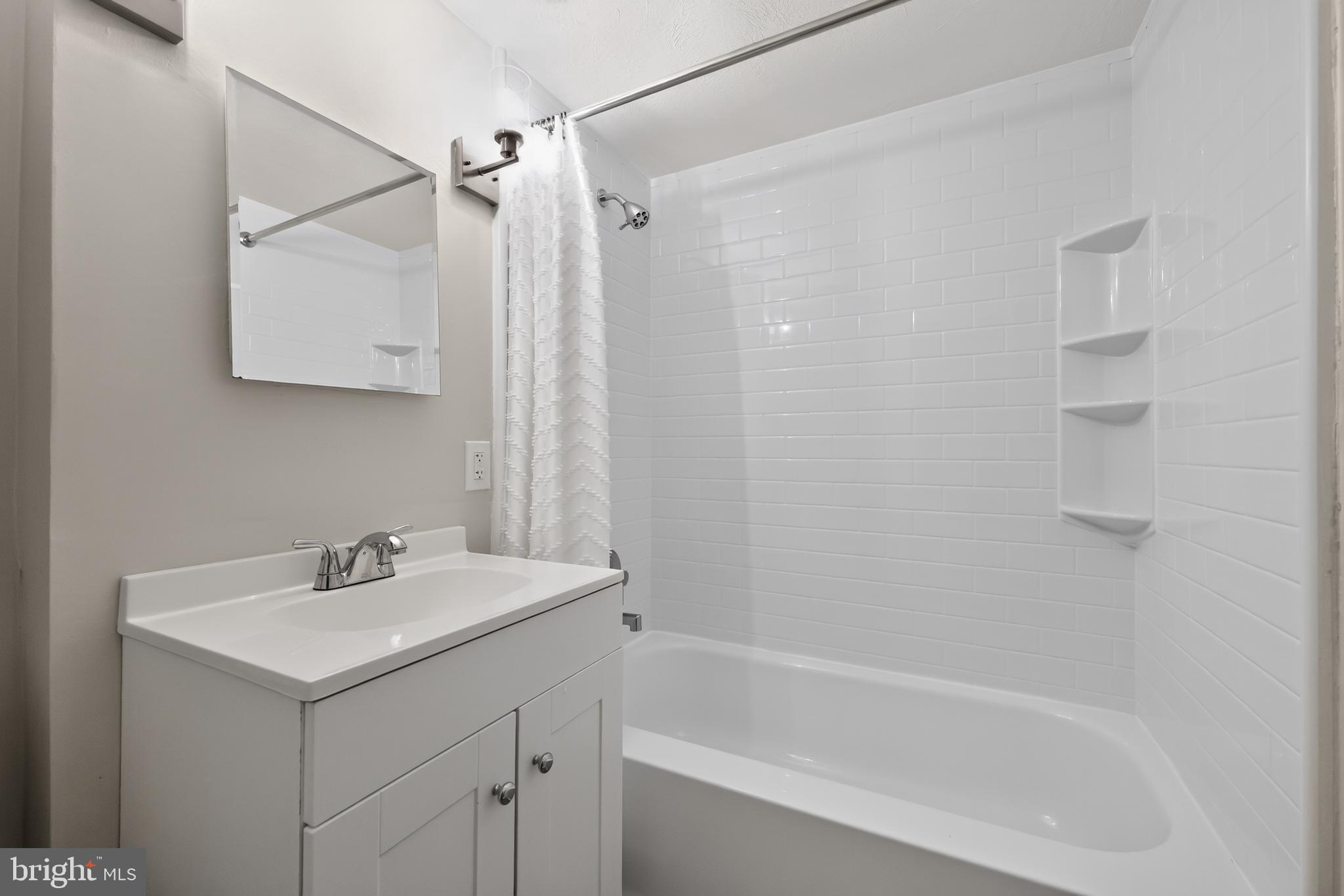 HICKORY HILL - Residential