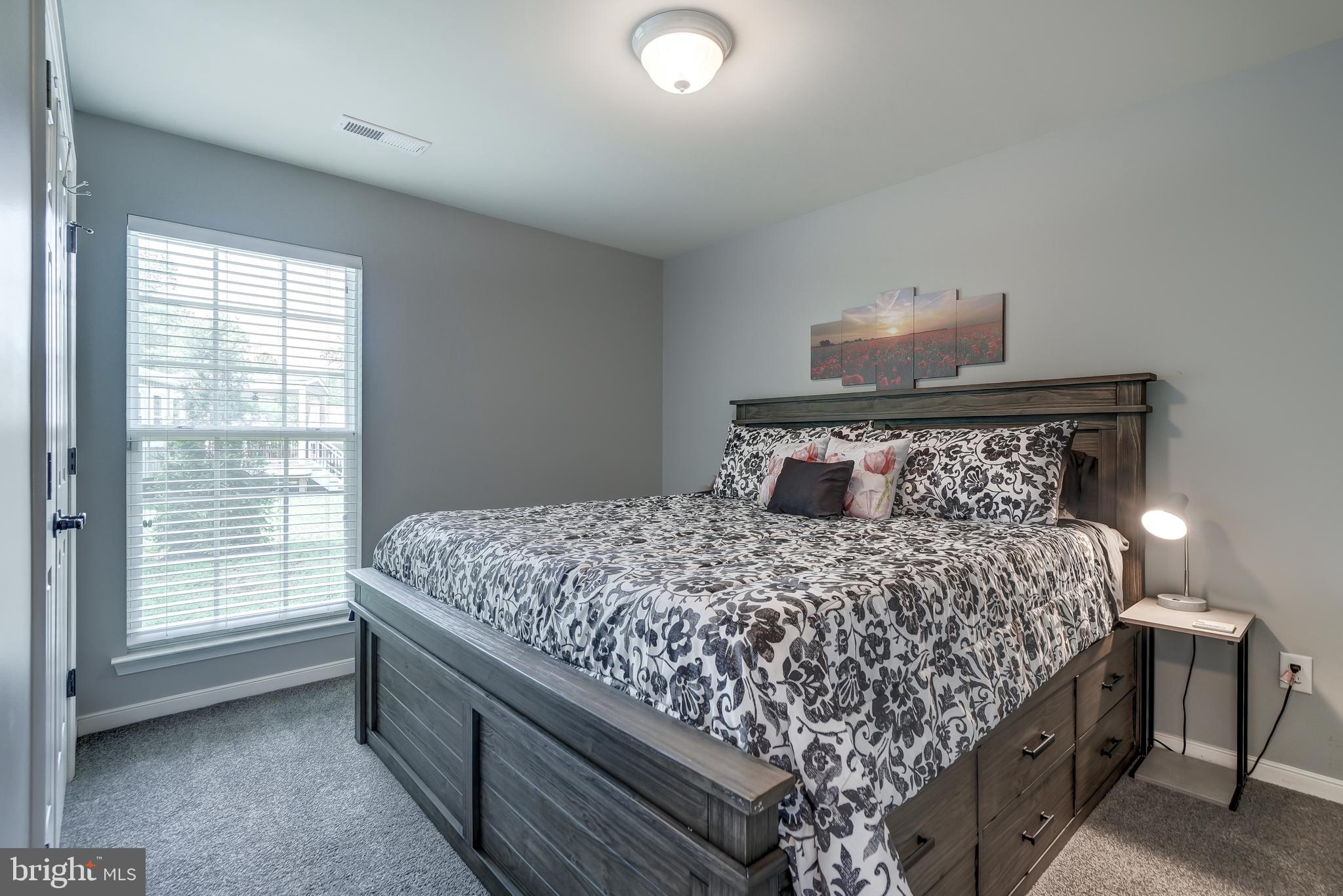 OAK LANDING - Residential