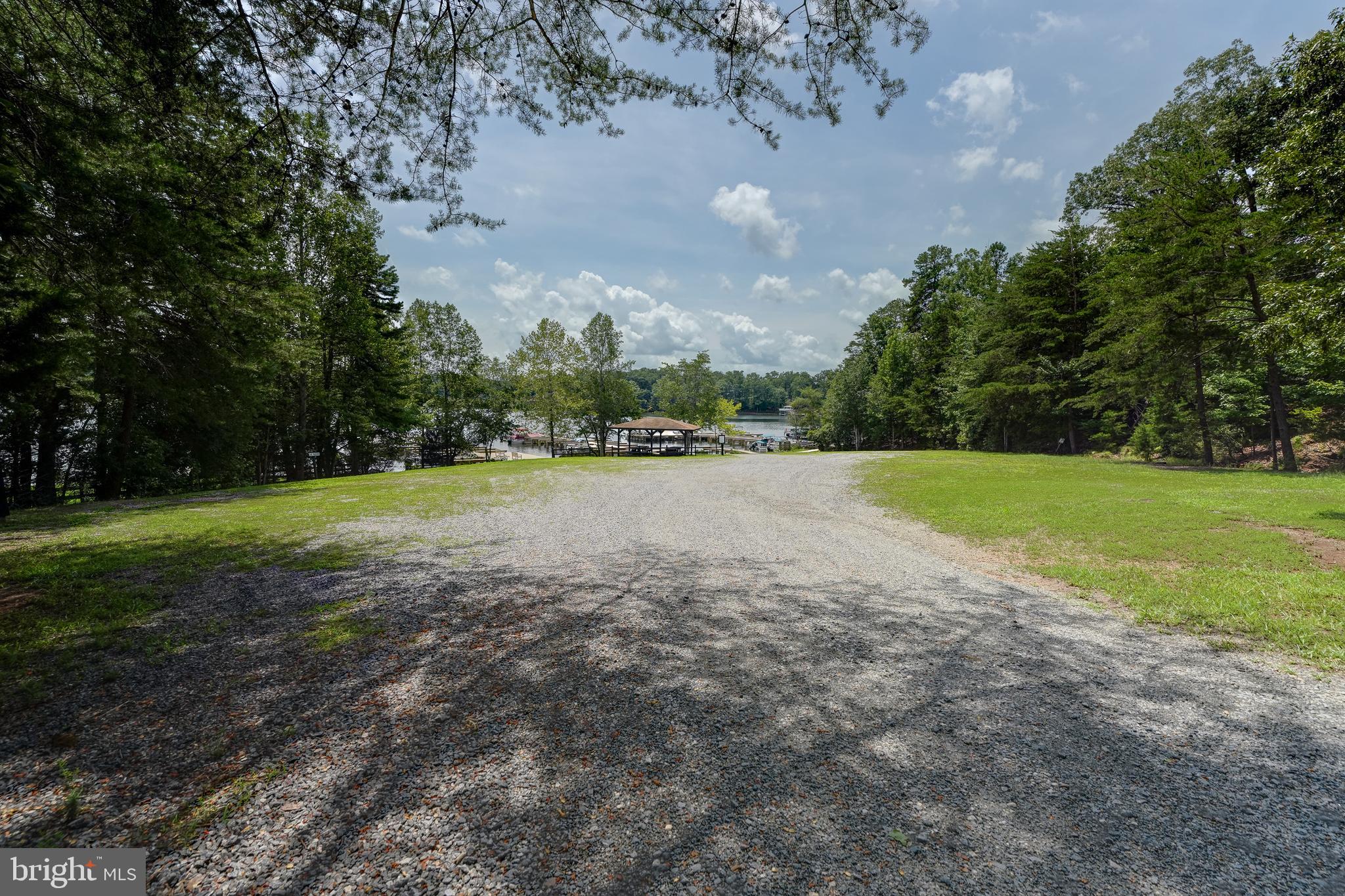 OAK LANDING - Residential