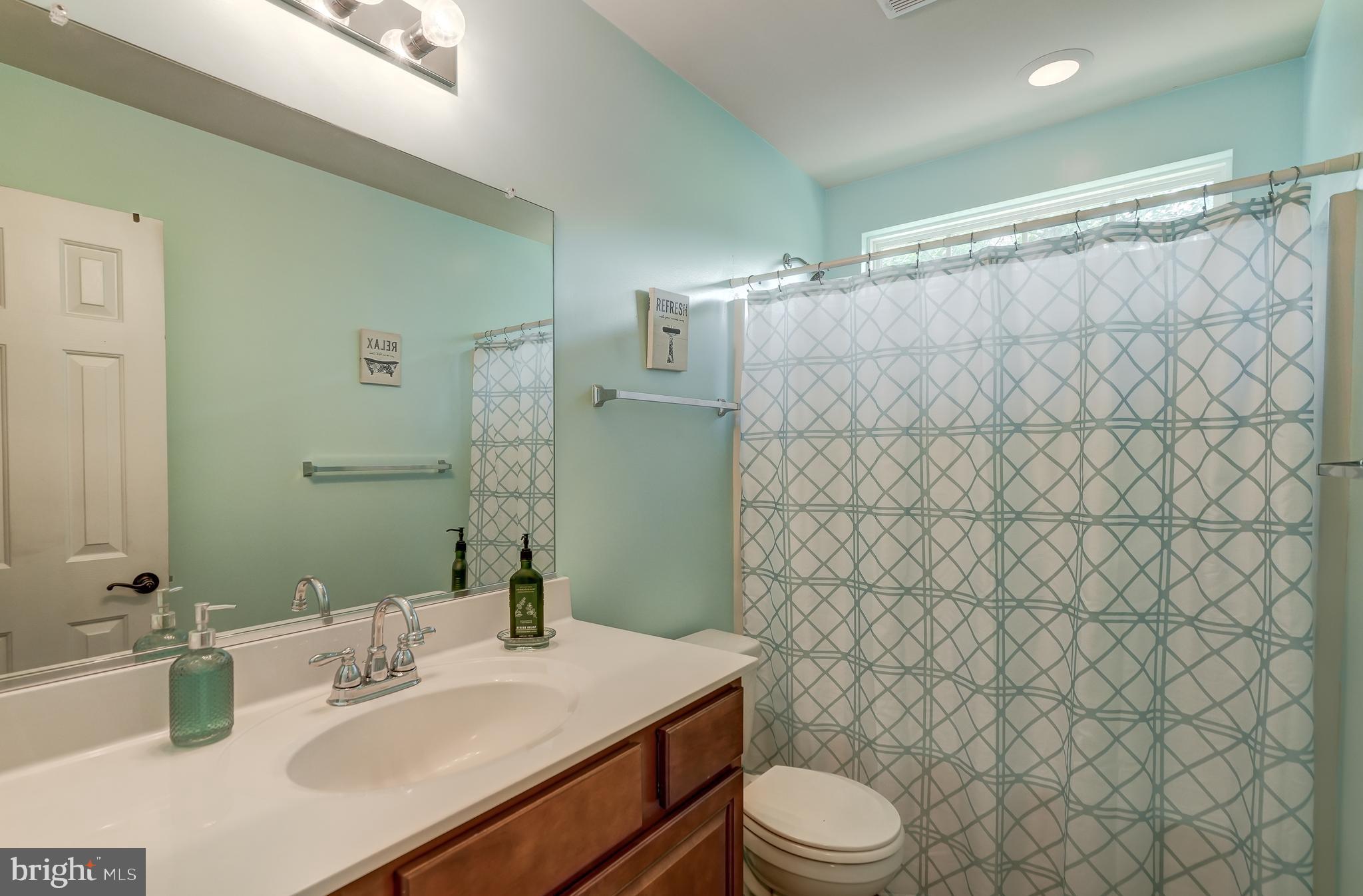 OAK LANDING - Residential