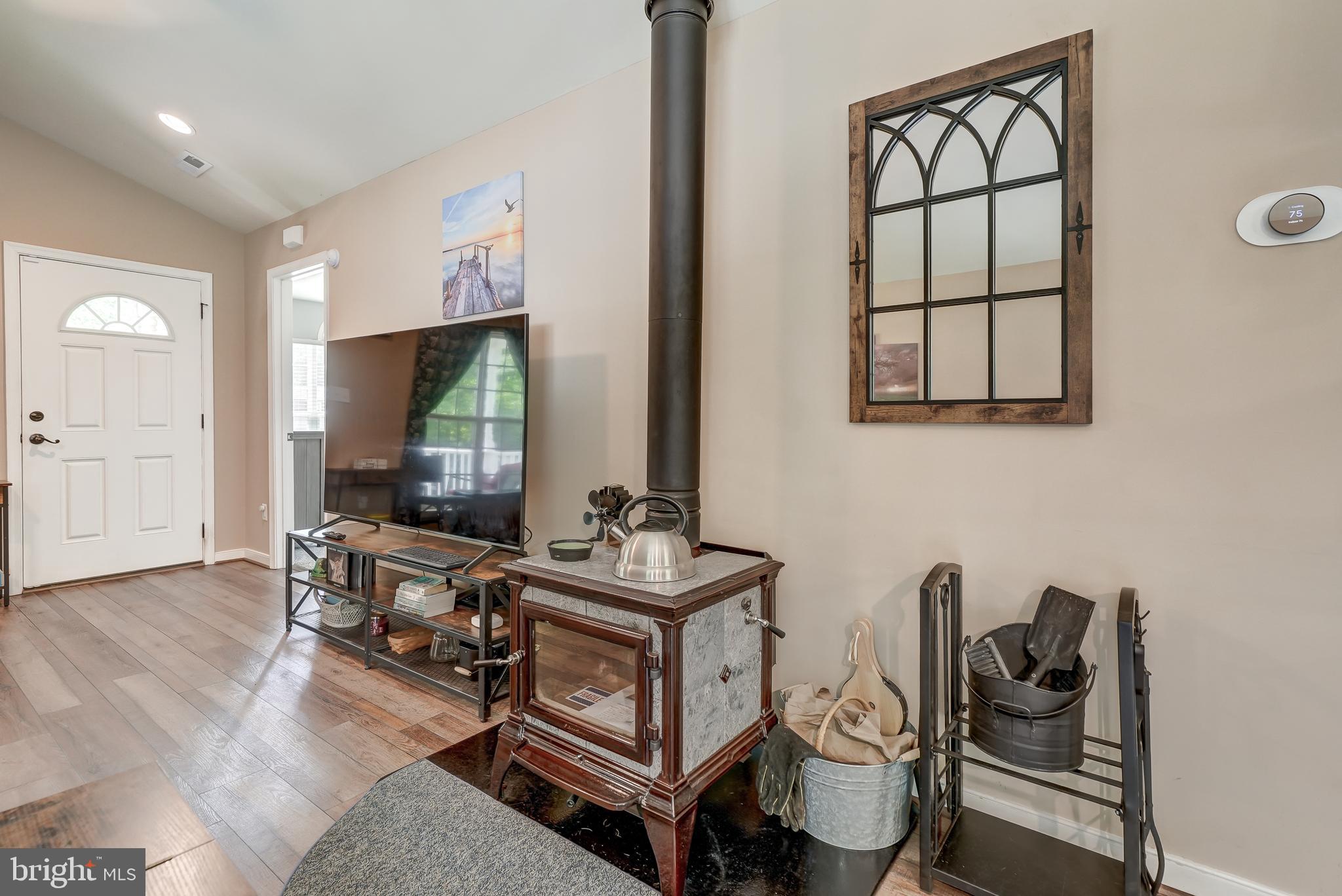 OAK LANDING - Residential