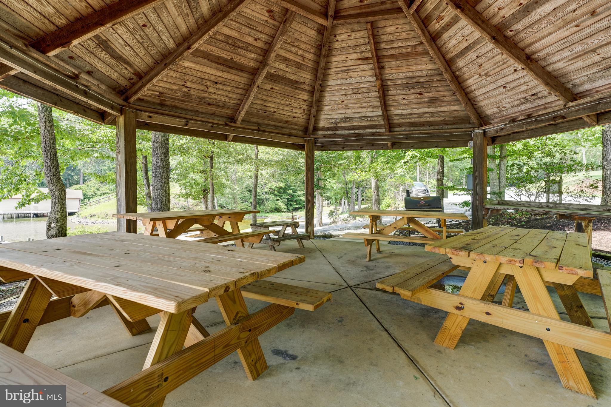 OAK LANDING - Residential