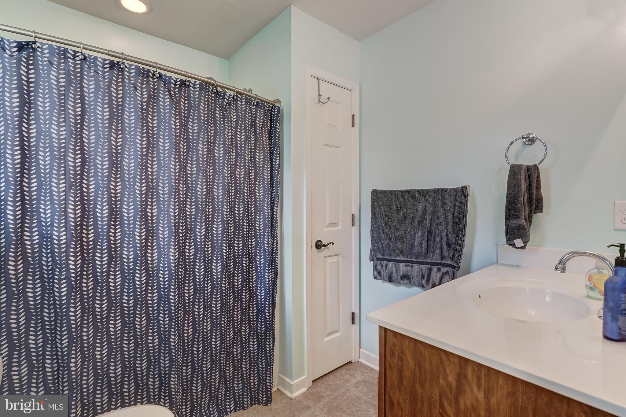 OAK LANDING - Residential