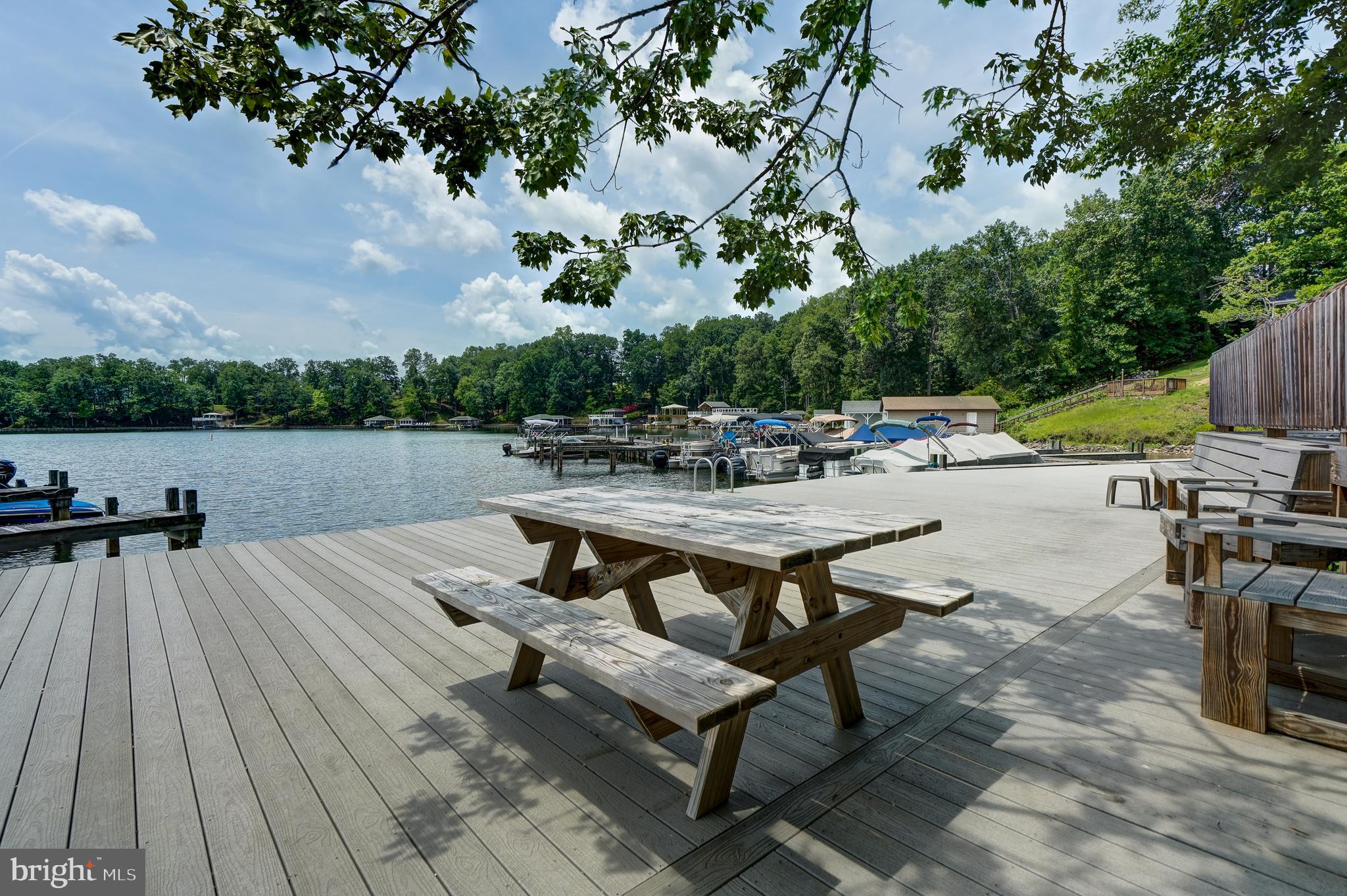 OAK LANDING - Residential