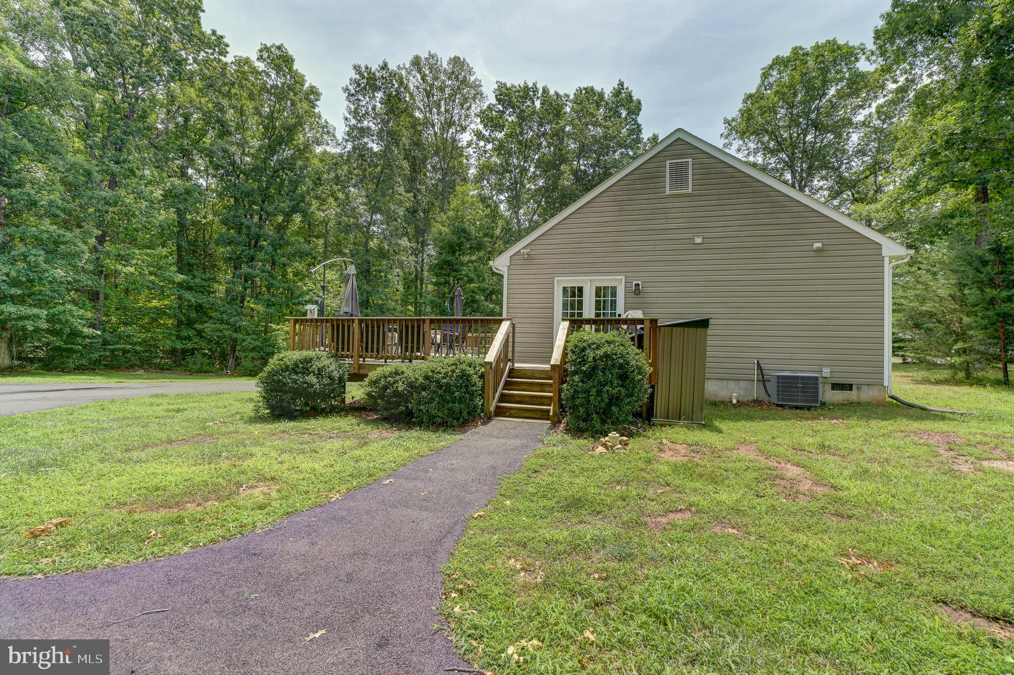 OAK LANDING - Residential