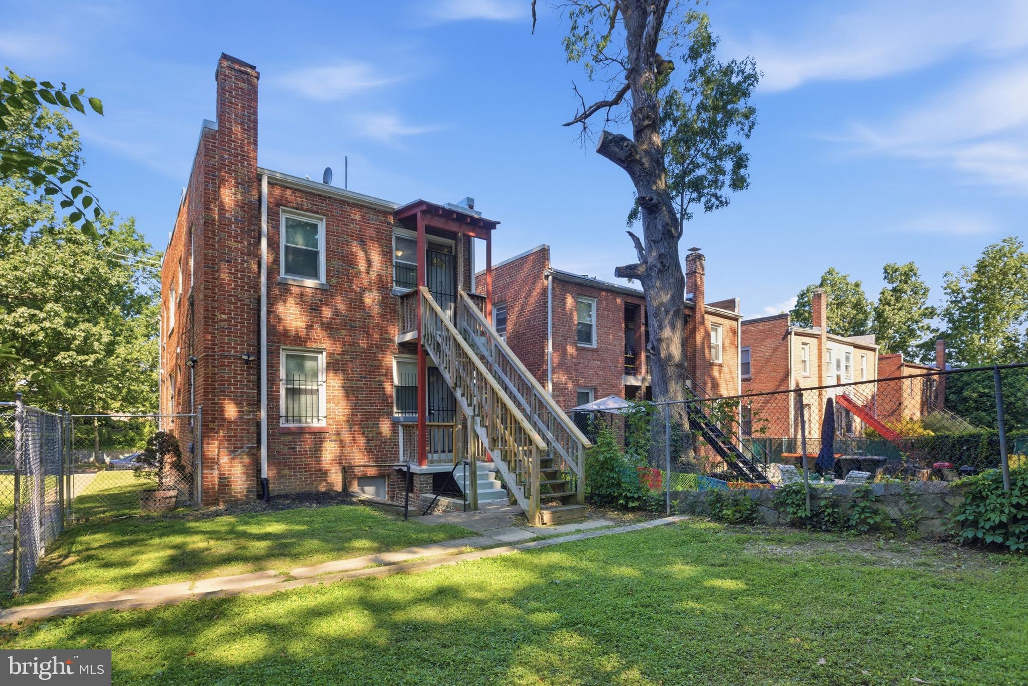 HILL CREST - Residential Income