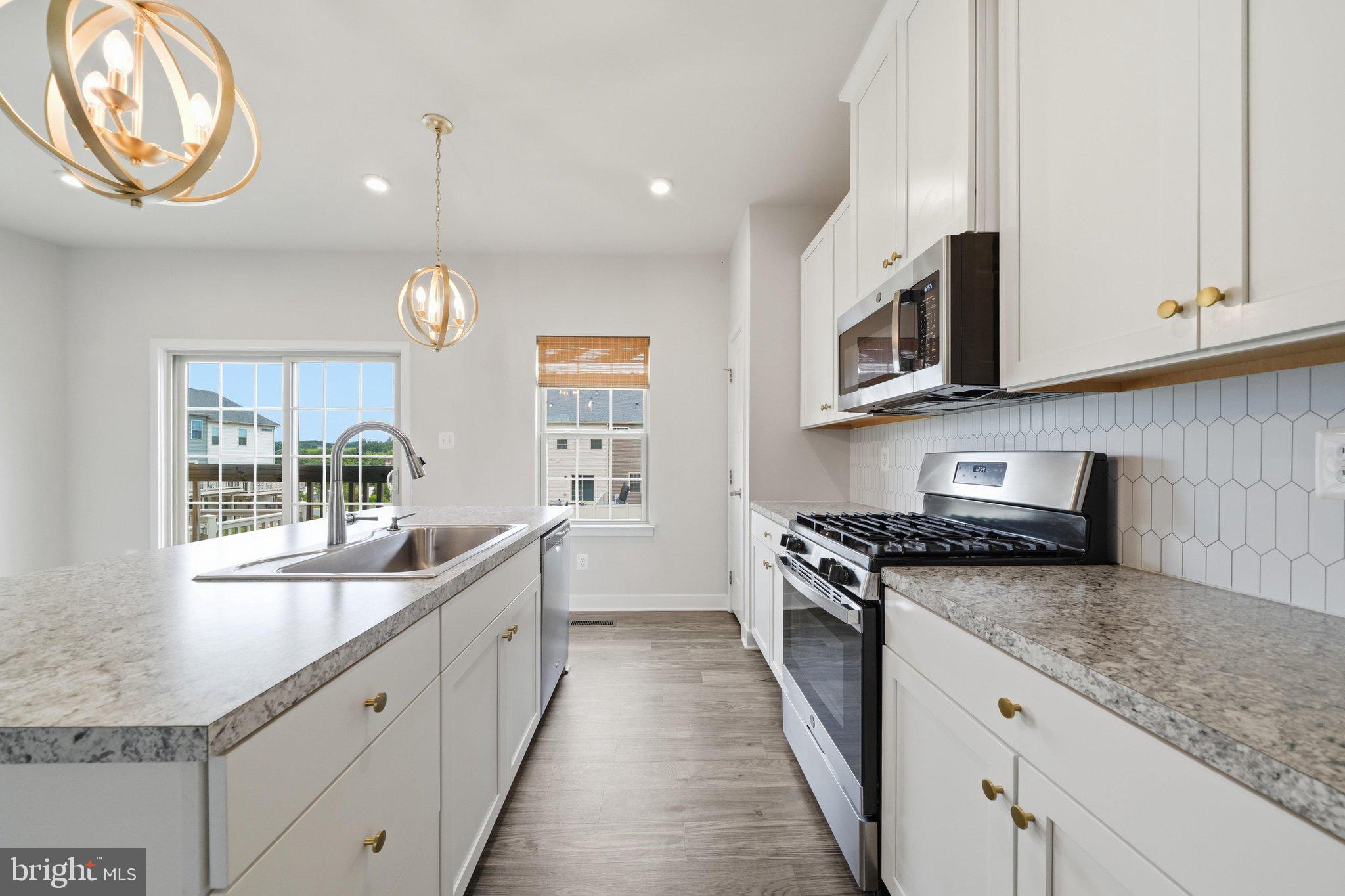 LAKE LINGANORE - Residential