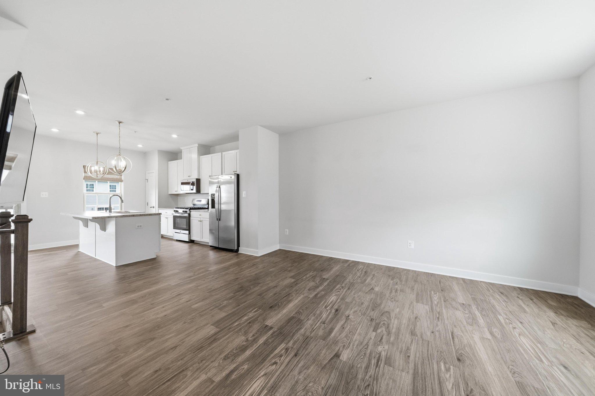 LAKE LINGANORE - Residential