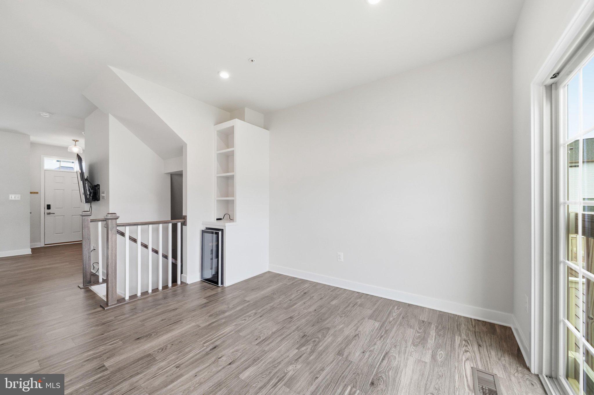 LAKE LINGANORE - Residential
