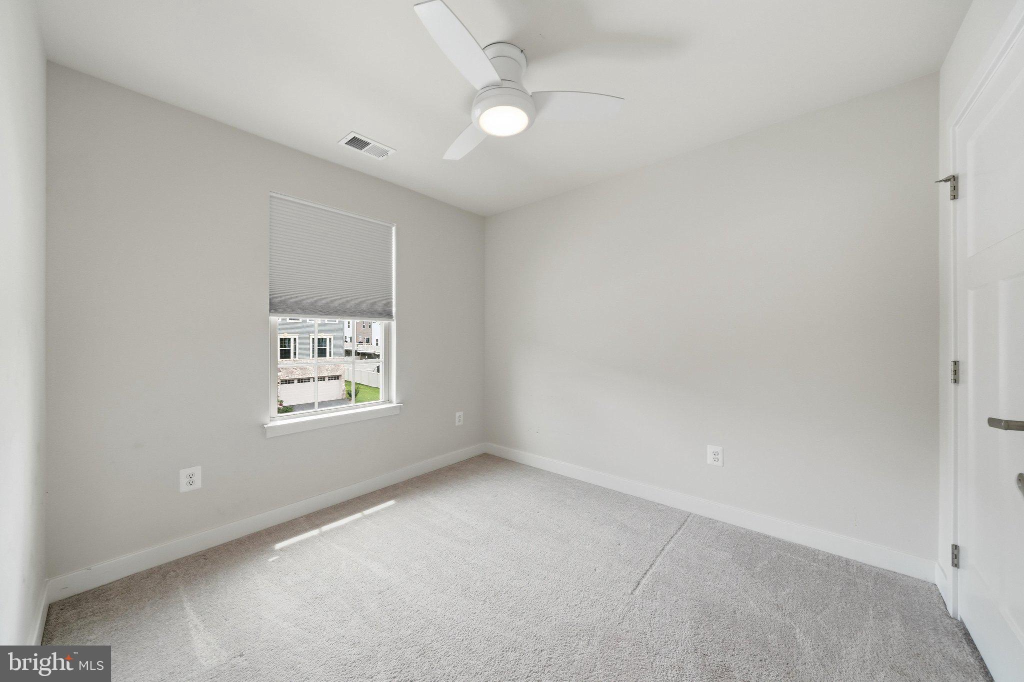 LAKE LINGANORE - Residential