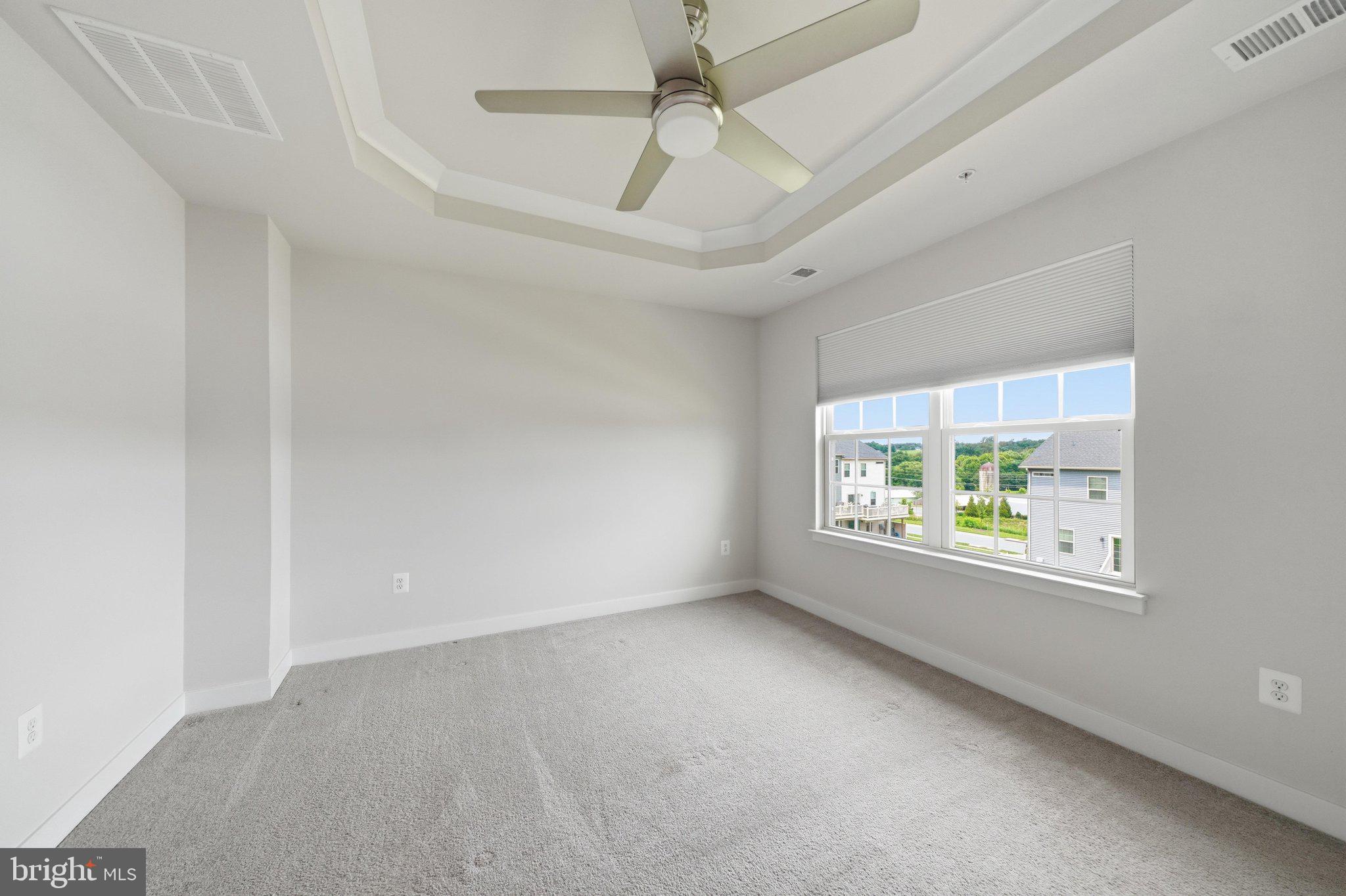 LAKE LINGANORE - Residential