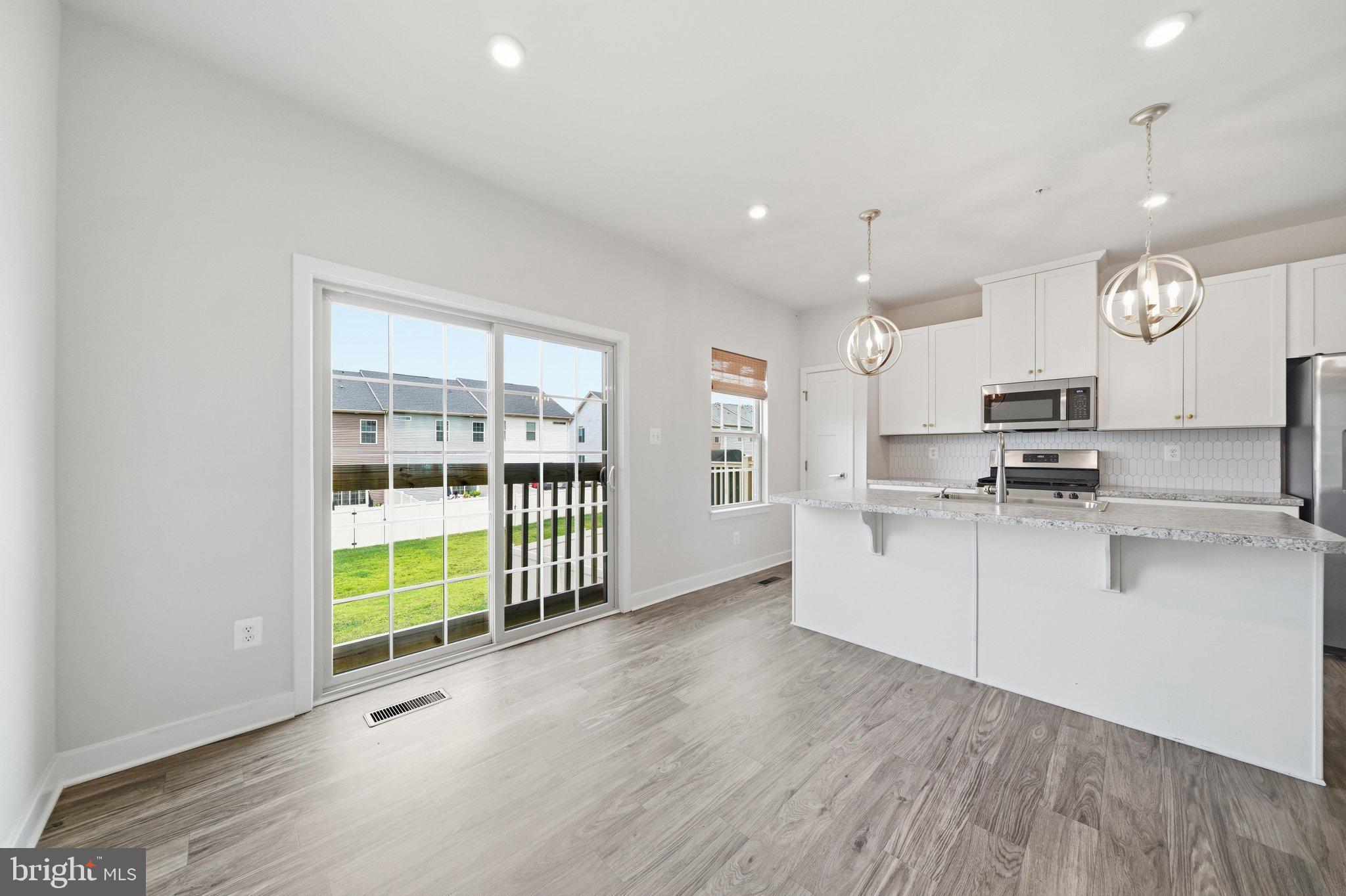 LAKE LINGANORE - Residential
