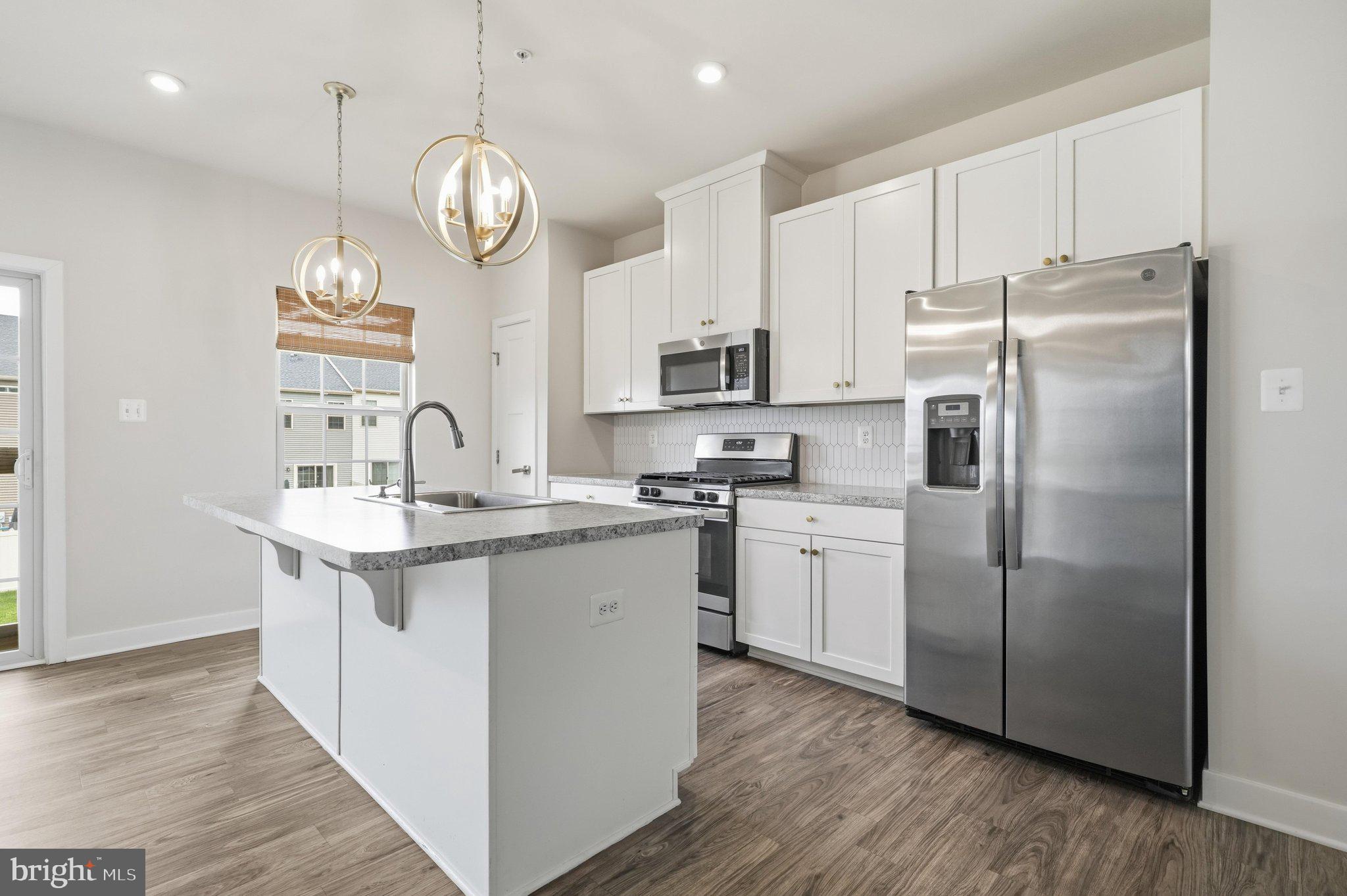 LAKE LINGANORE - Residential