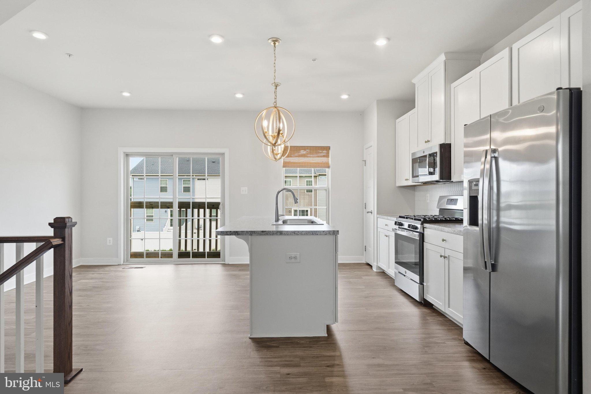 LAKE LINGANORE - Residential