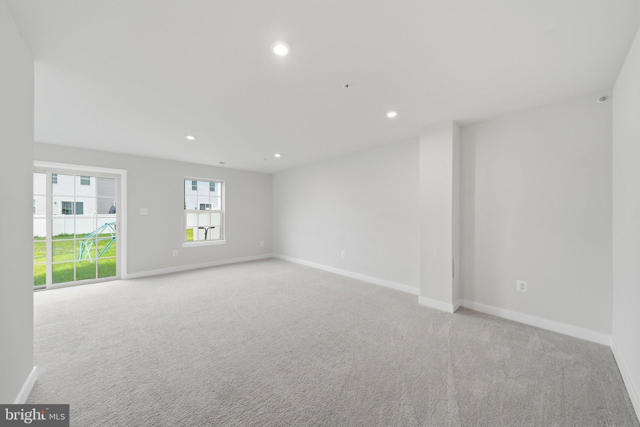 LAKE LINGANORE - Residential