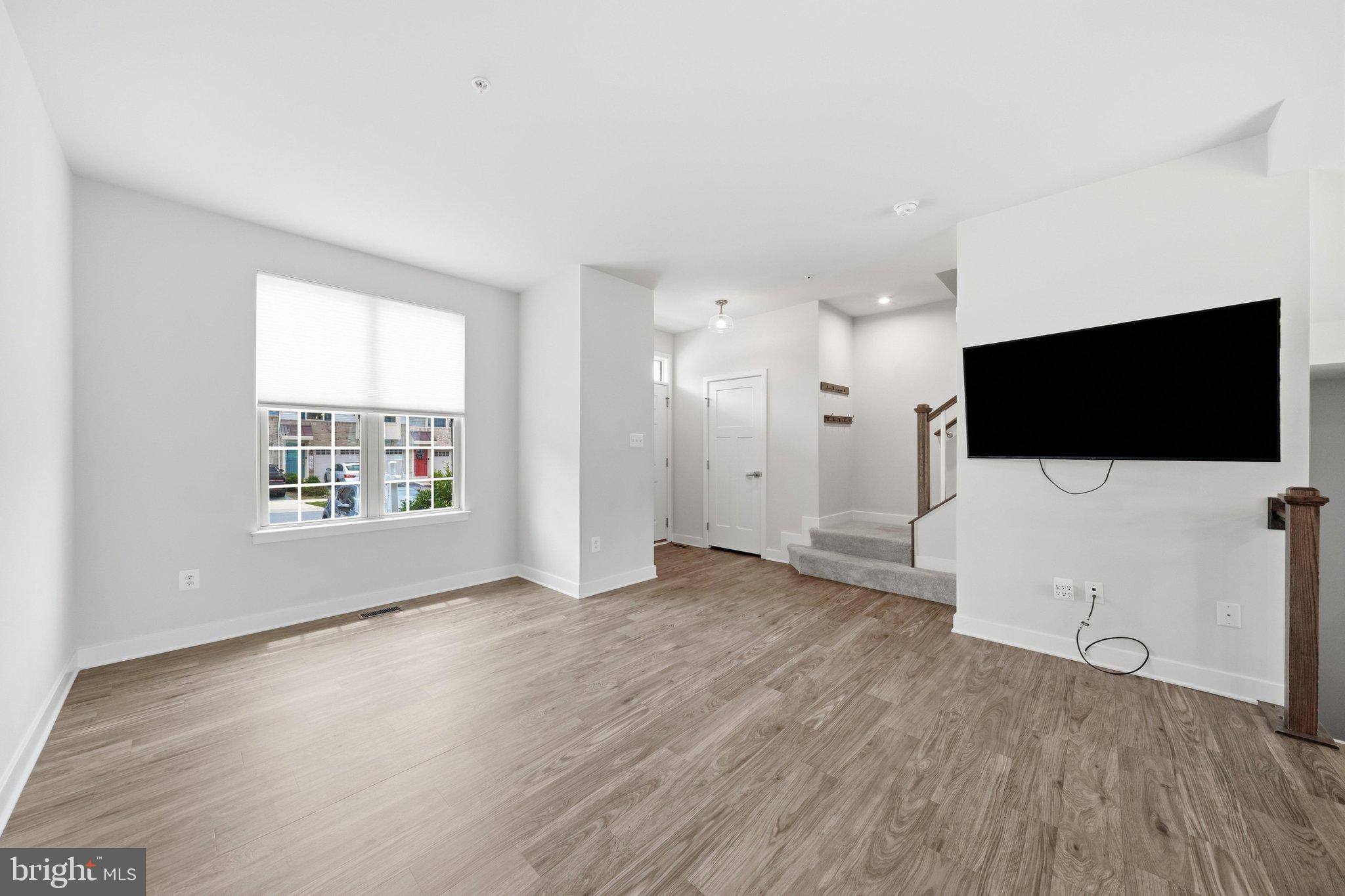 LAKE LINGANORE - Residential