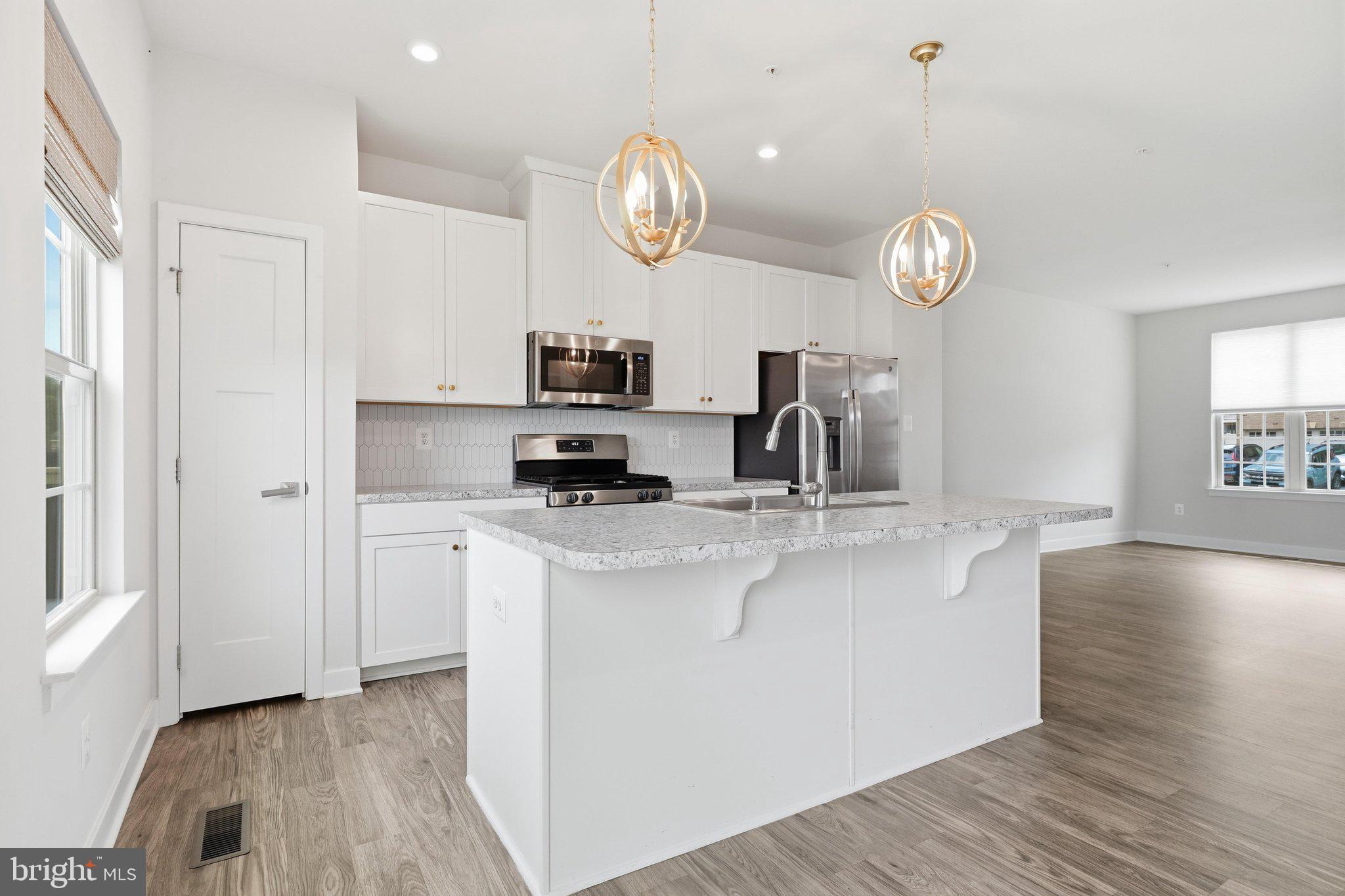 LAKE LINGANORE - Residential