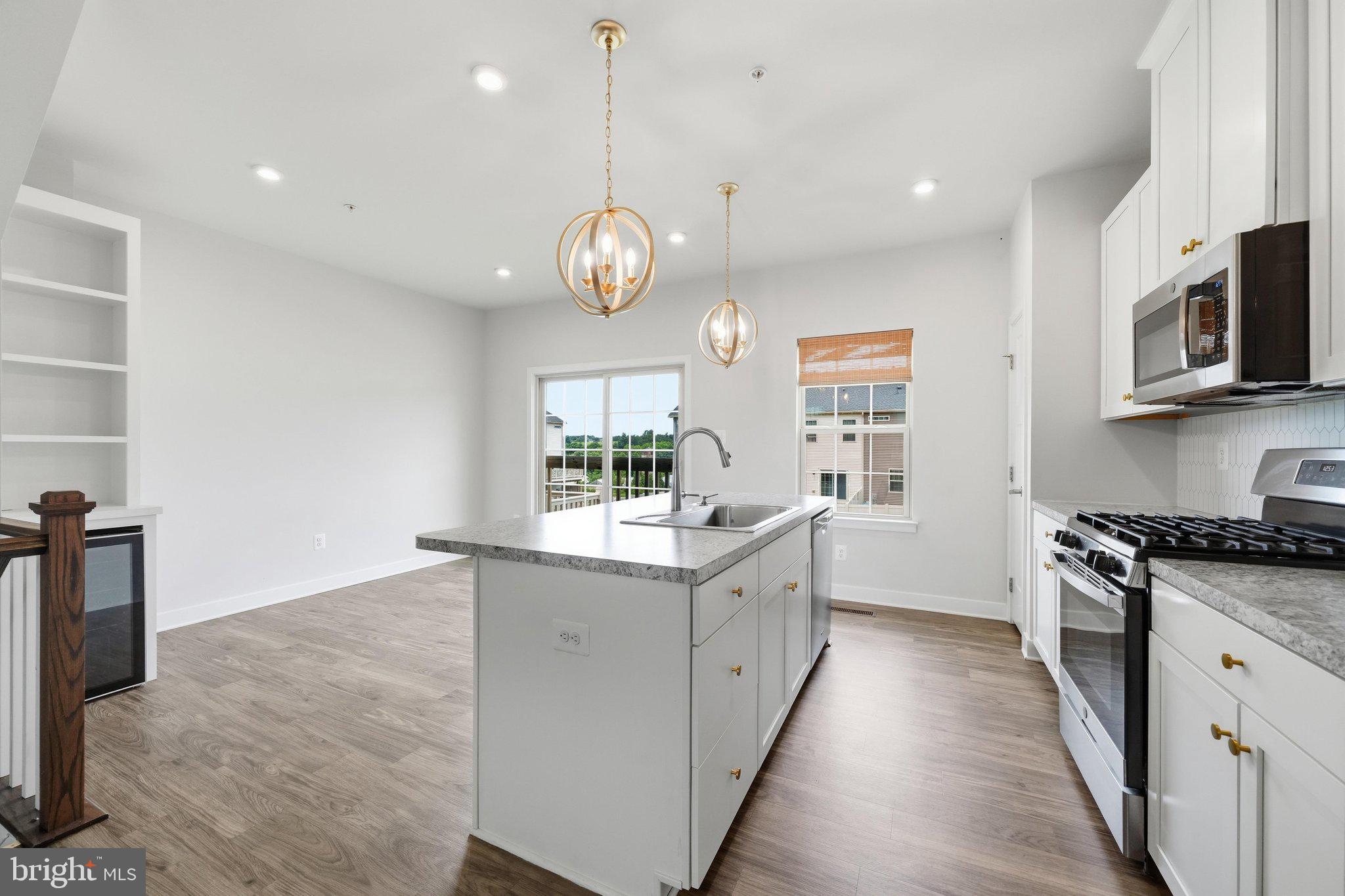 LAKE LINGANORE - Residential