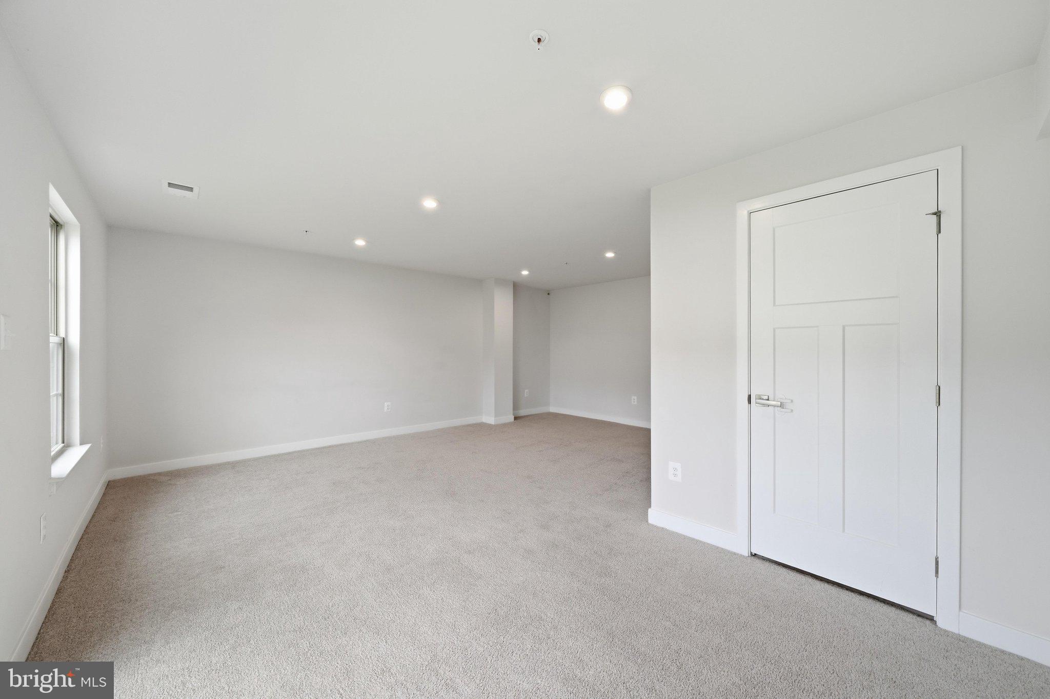 LAKE LINGANORE - Residential