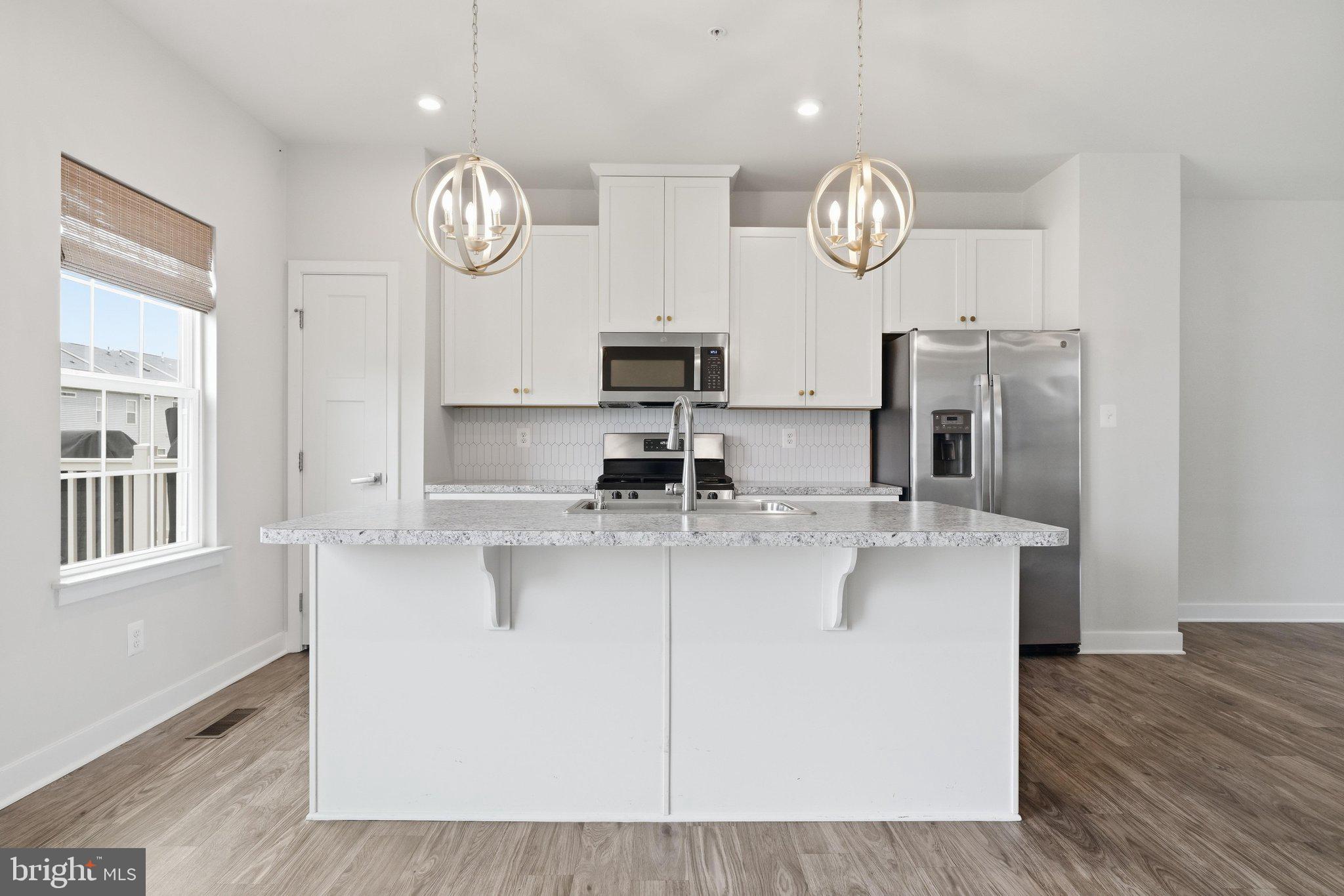 LAKE LINGANORE - Residential