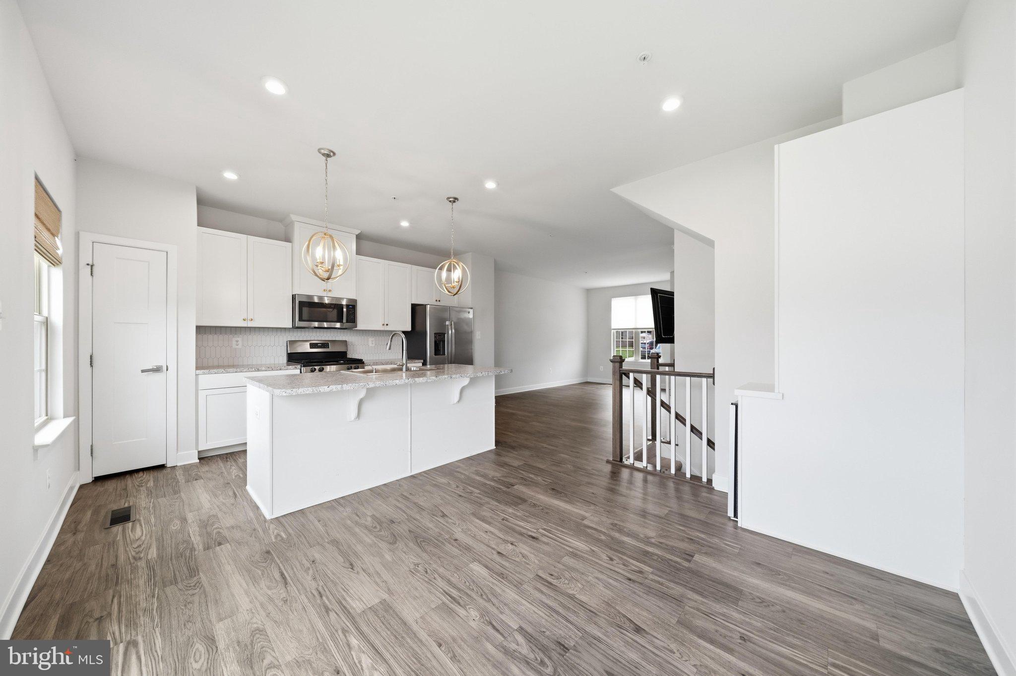 LAKE LINGANORE - Residential