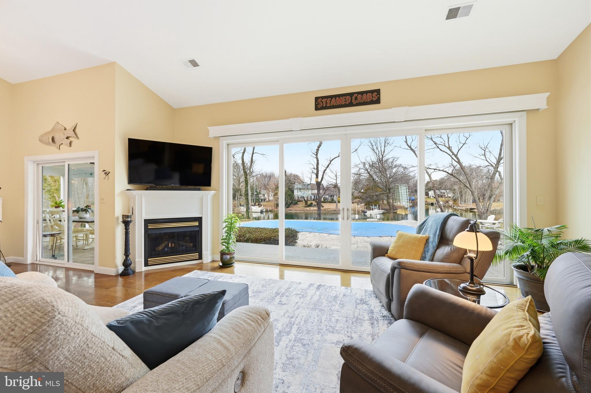 QUEEN ANNE COLONY - Residential