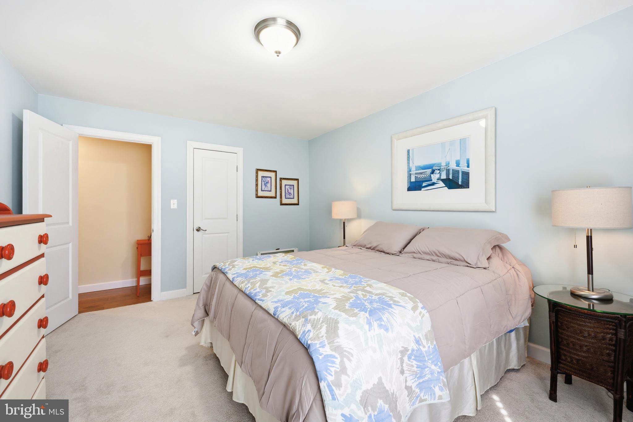 QUEEN ANNE COLONY - Residential