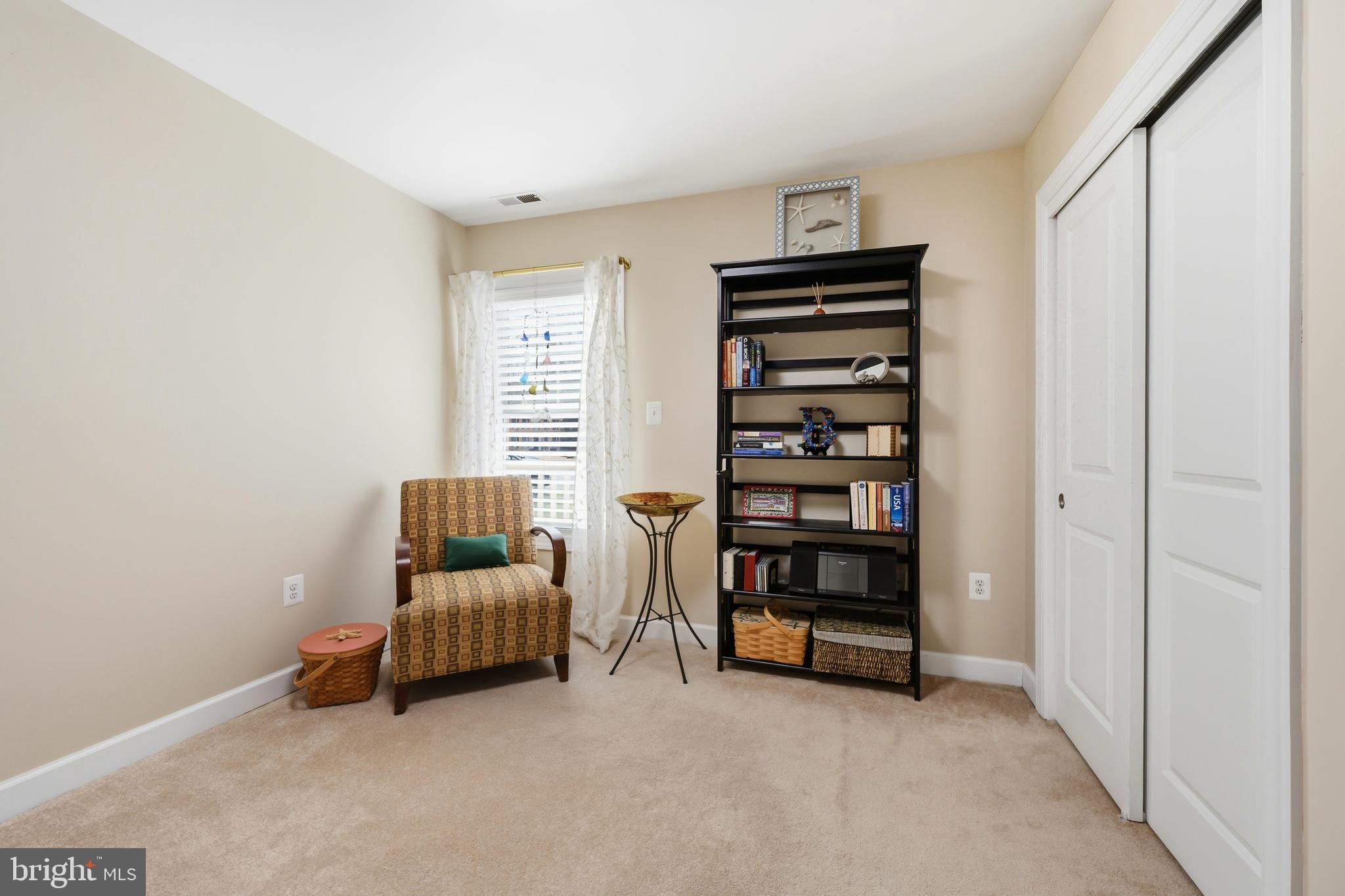 QUEEN ANNE COLONY - Residential