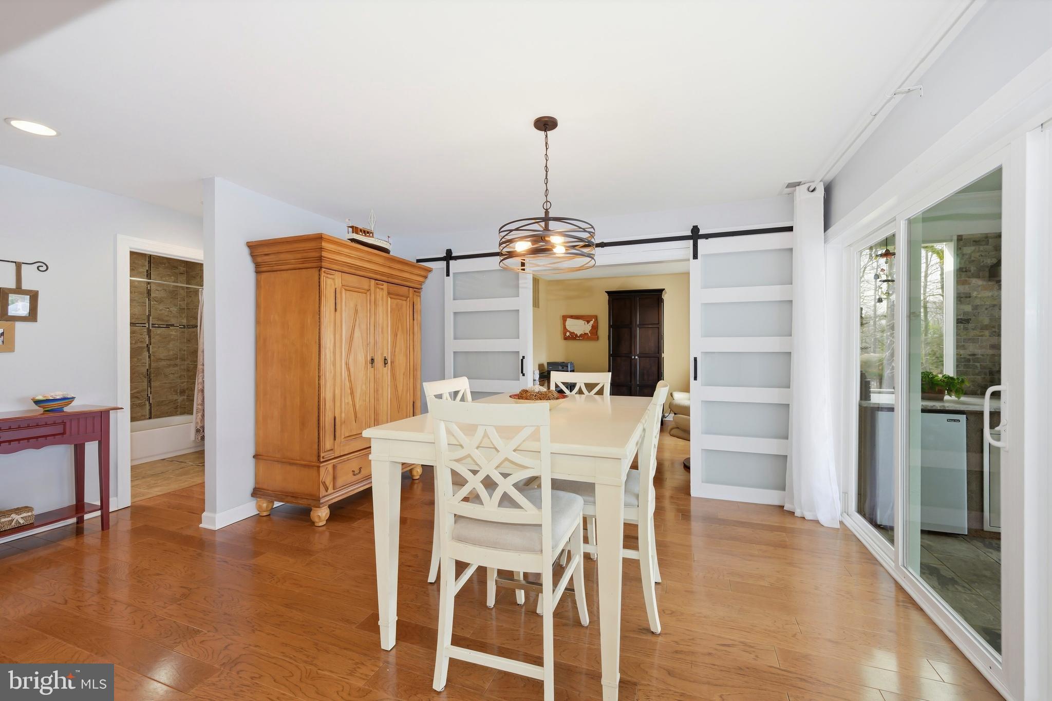 QUEEN ANNE COLONY - Residential