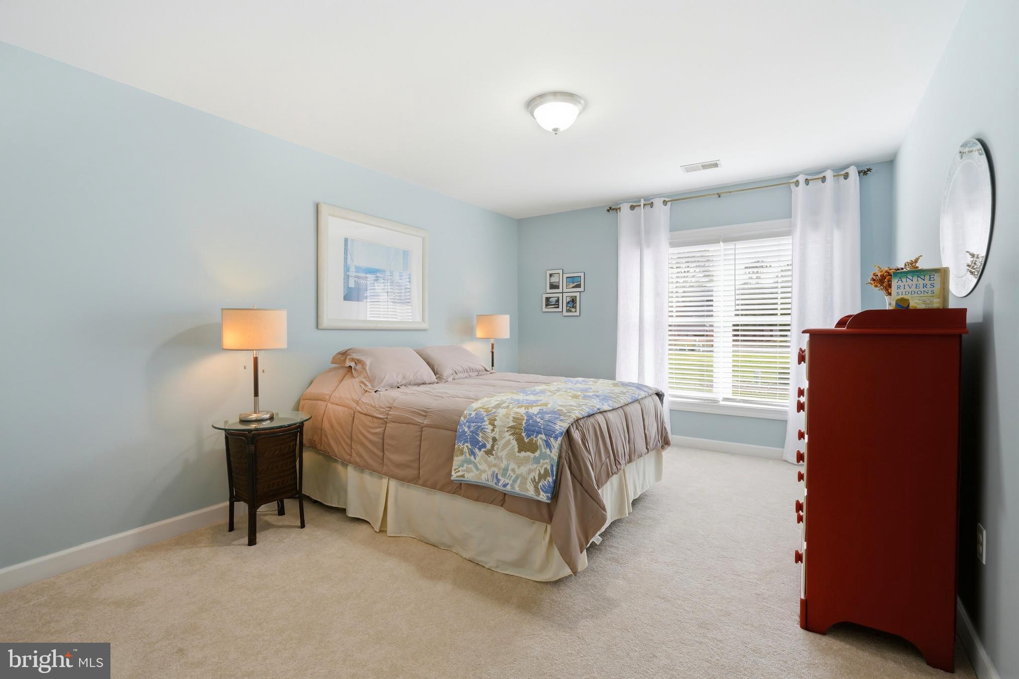 QUEEN ANNE COLONY - Residential